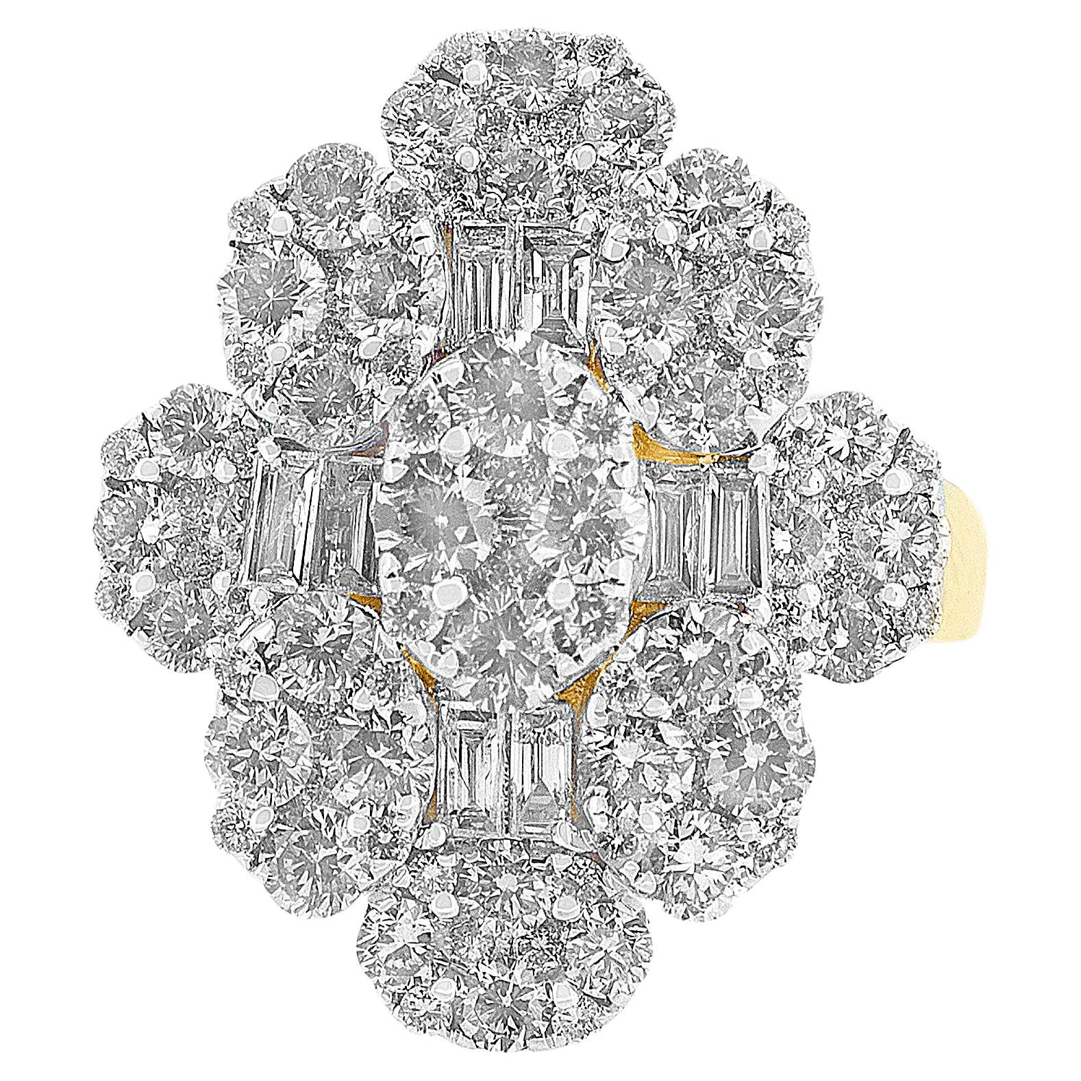 En vente :  Bague grappe de diamants ronds et baguettes sertie en or massif 18 carats
