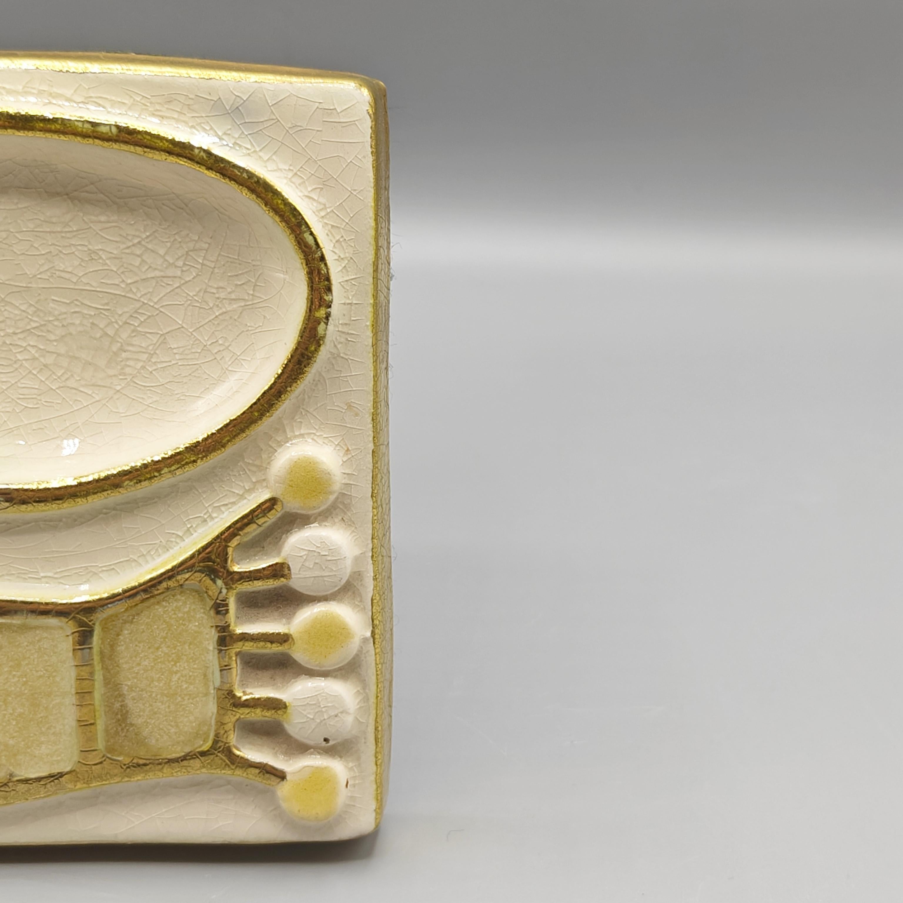 Milieu du XXe siècle Baguier en céramique blanc craquelé et or craquelé de Mithé Espelt, circa 1963