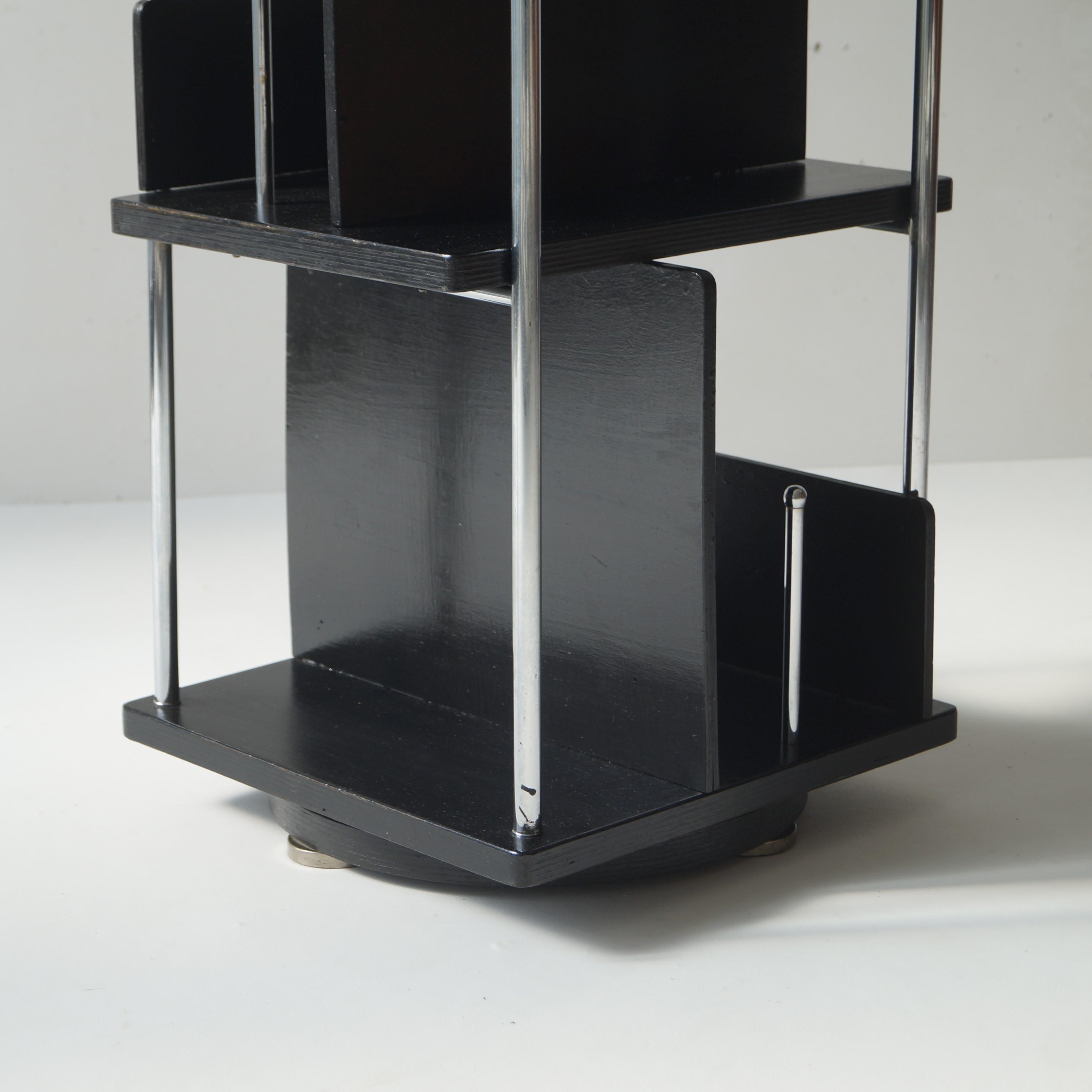 Mid-20th Century Bauhaus revolving bookcase or sidetable, 1930s