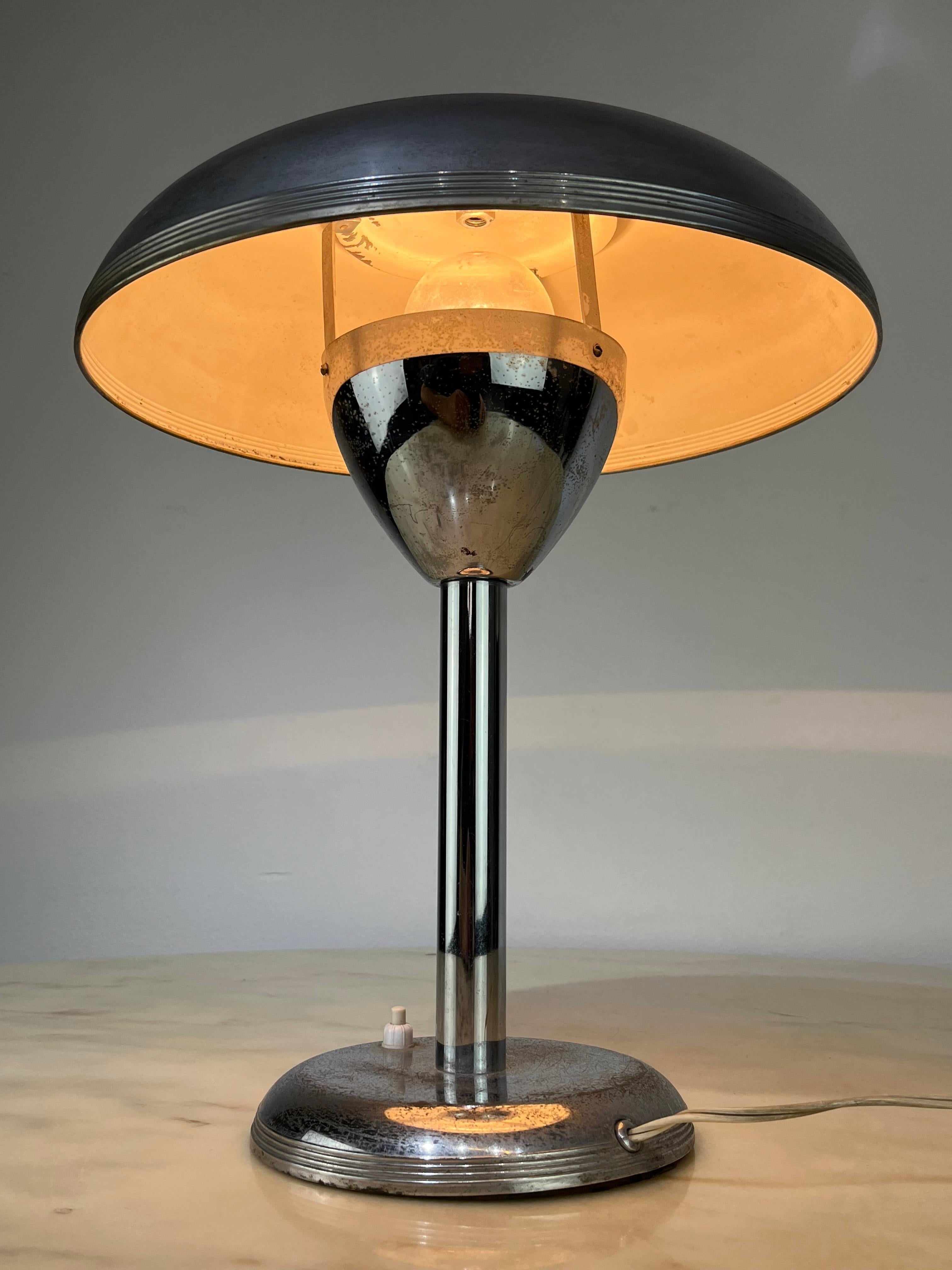 Bahaus Table Lamp, Czechoslovakia, 1930 In Good Condition For Sale In Palermo, IT