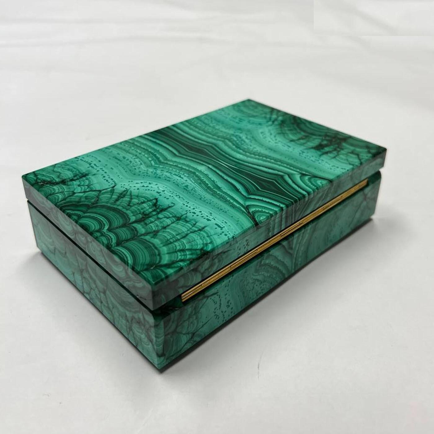italien Boîte à bijoux Bahria en malachite par Obsydian Stone en vente