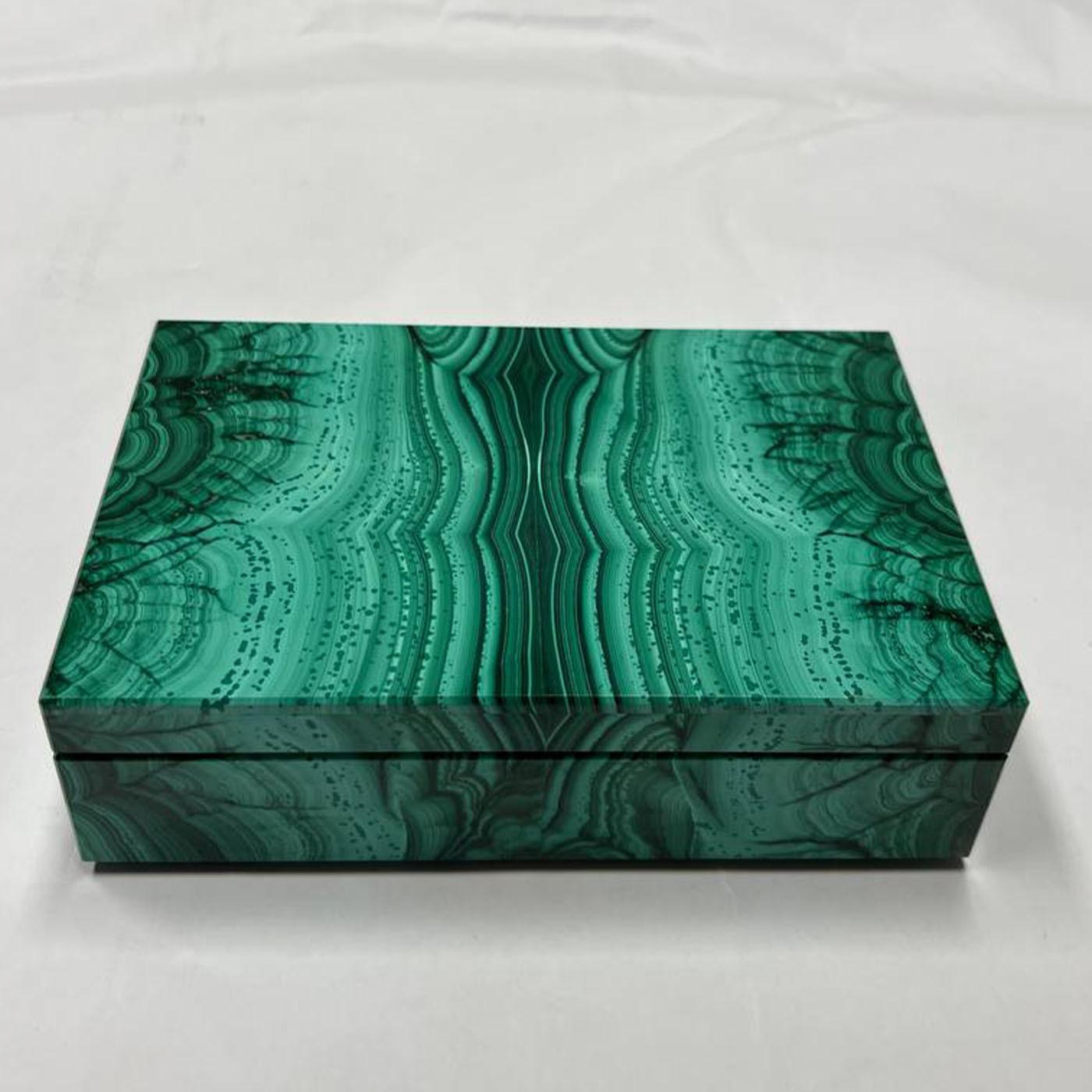 XXIe siècle et contemporain Boîte à bijoux Bahria en malachite par Obsydian Stone en vente