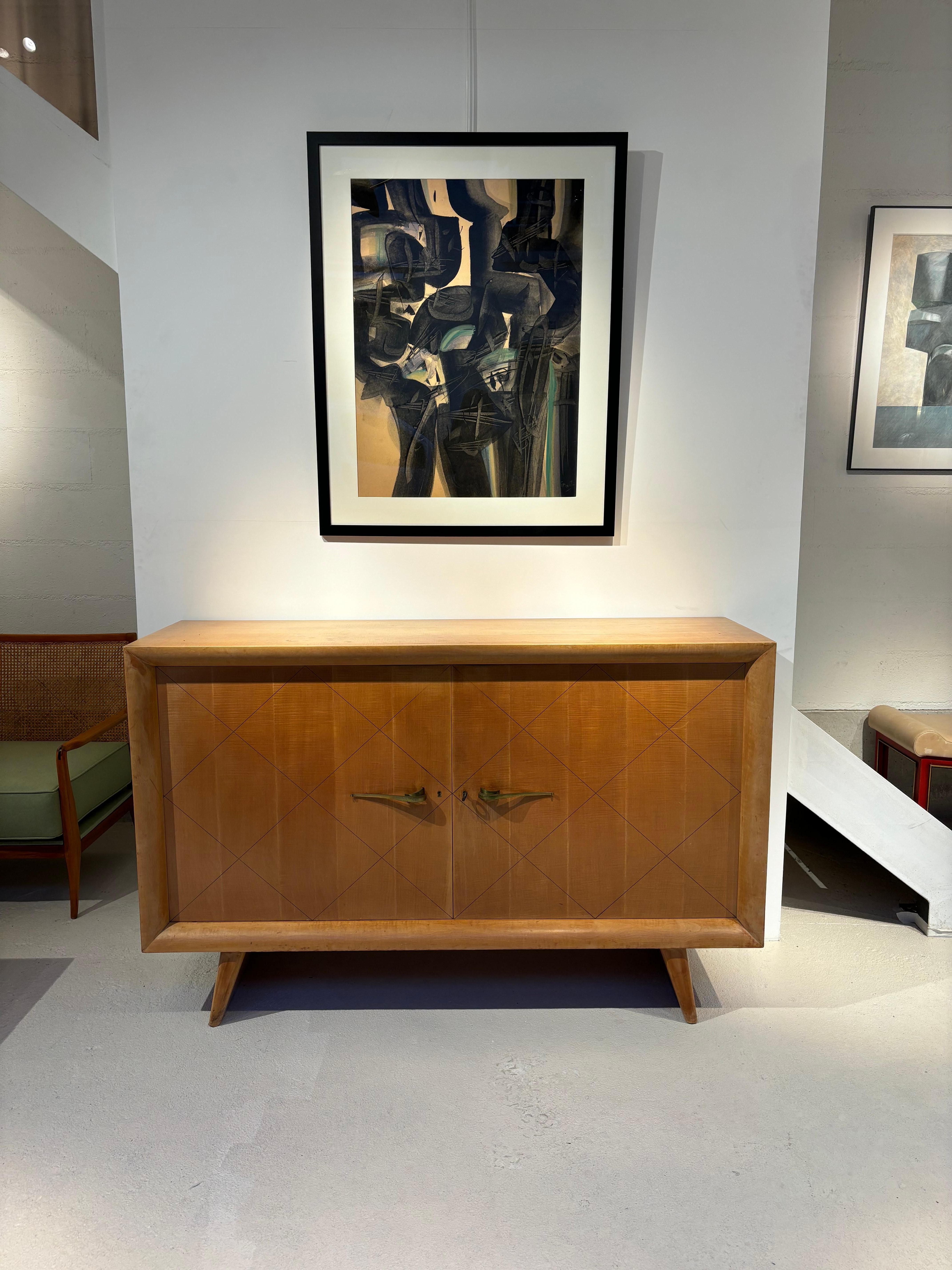 Élégant buffet par Suzanne Guiguichon vers 1940 en sycomore et poignet en laiton