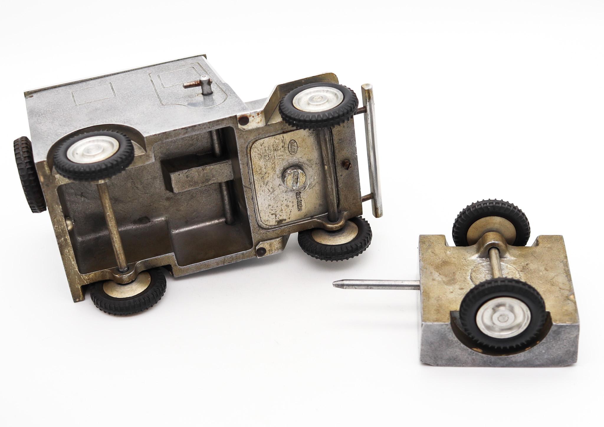 Baier German 1947 Army Truck Lighter Cigarette Holder And Ashtray In Aluminum In Excellent Condition For Sale In Miami, FL