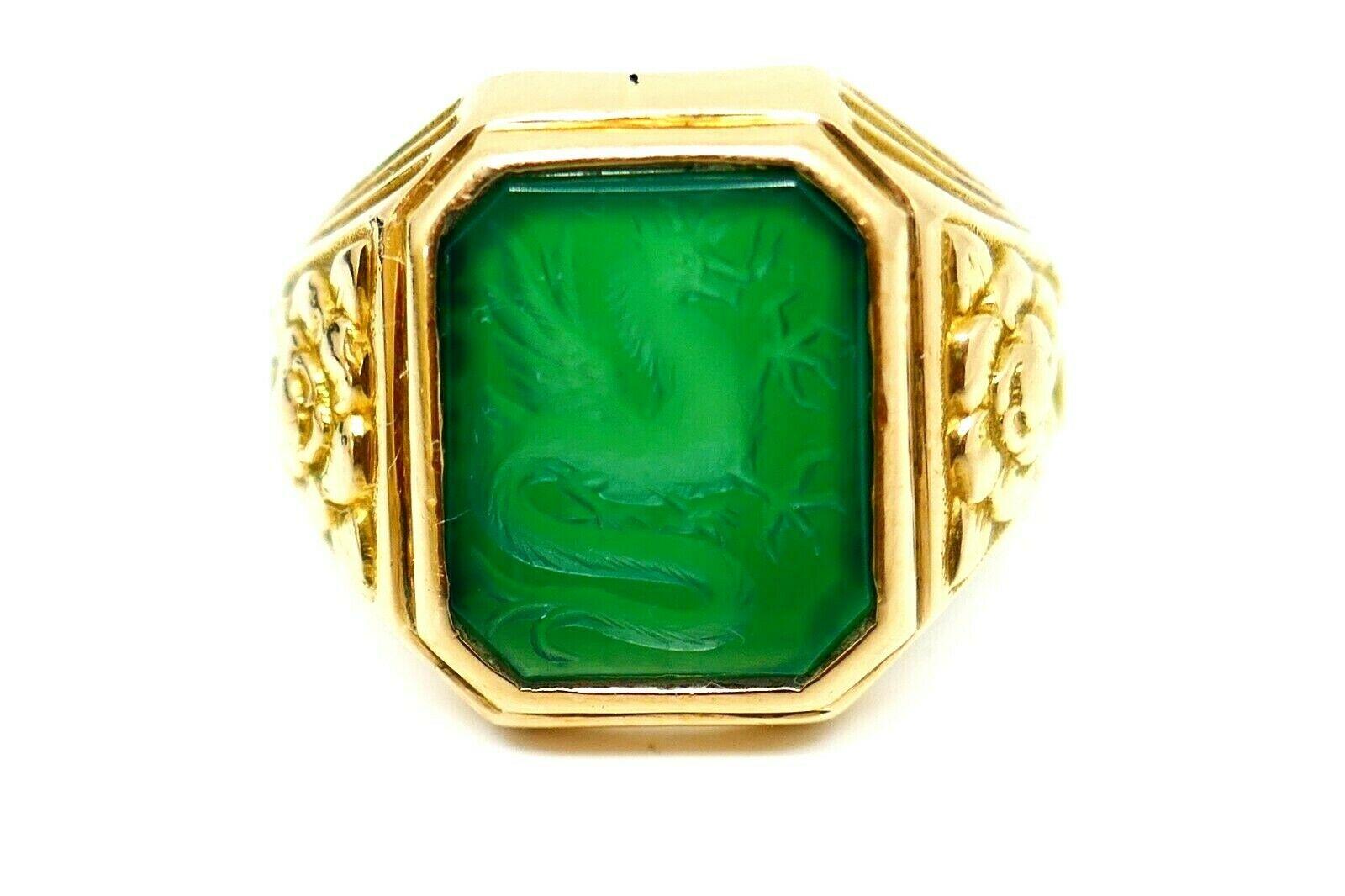 Bailey Banks and Biddle Carved Chrysoprase Yellow Gold Antique Ring In Excellent Condition In Beverly Hills, CA