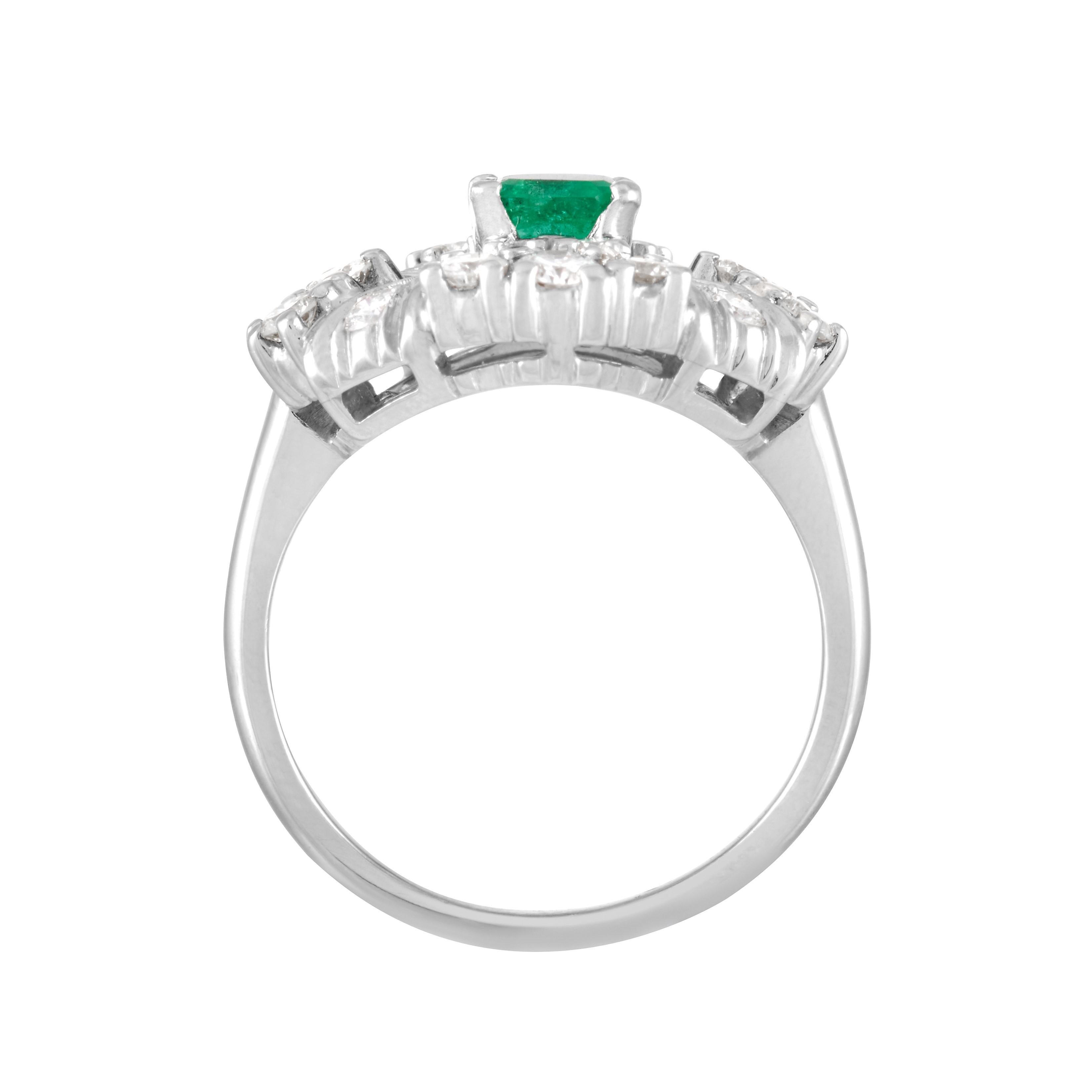 Bailey Banks & Biddle 0.50 Carat Emerald and Diamond Ring in Platinum In Good Condition In Philadelphia, PA