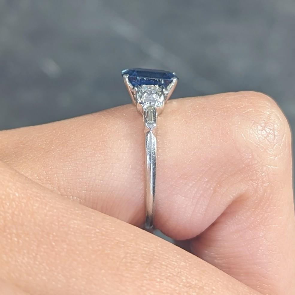 Bailey Banks & Biddle Platinring mit 1,67 Karat Saphir im Smaragdschliff und Diamant im Angebot 5