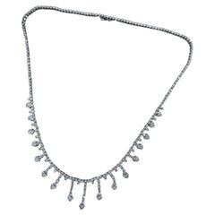 BAILEY BANKS & BIDDLE Collar corazón de oro blanco de 18 quilates y diamantes con bolsa Tasación