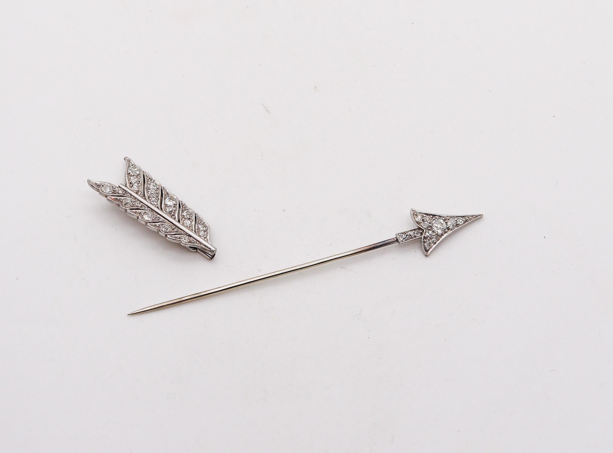 Bailey Banks & Biddle 1925 Art Deco Arrow Jabot In Platinum 18Kt And Diamonds For Sale 3