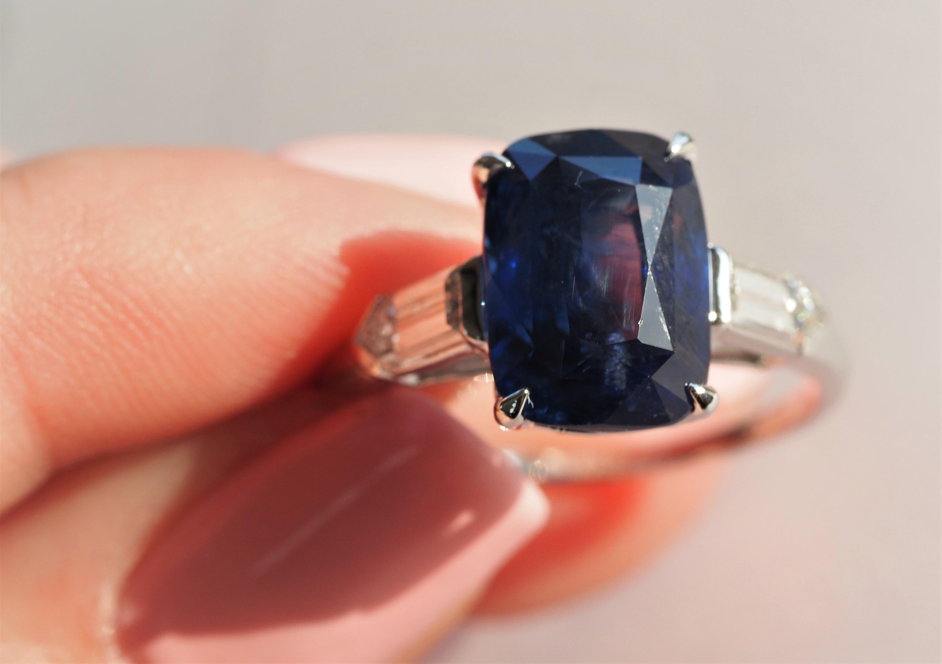 Bailey Banks & Biddle Anillo de diamantes con zafiro en cojín de 6,97 quilates de Sri Lanka GIA en venta 6