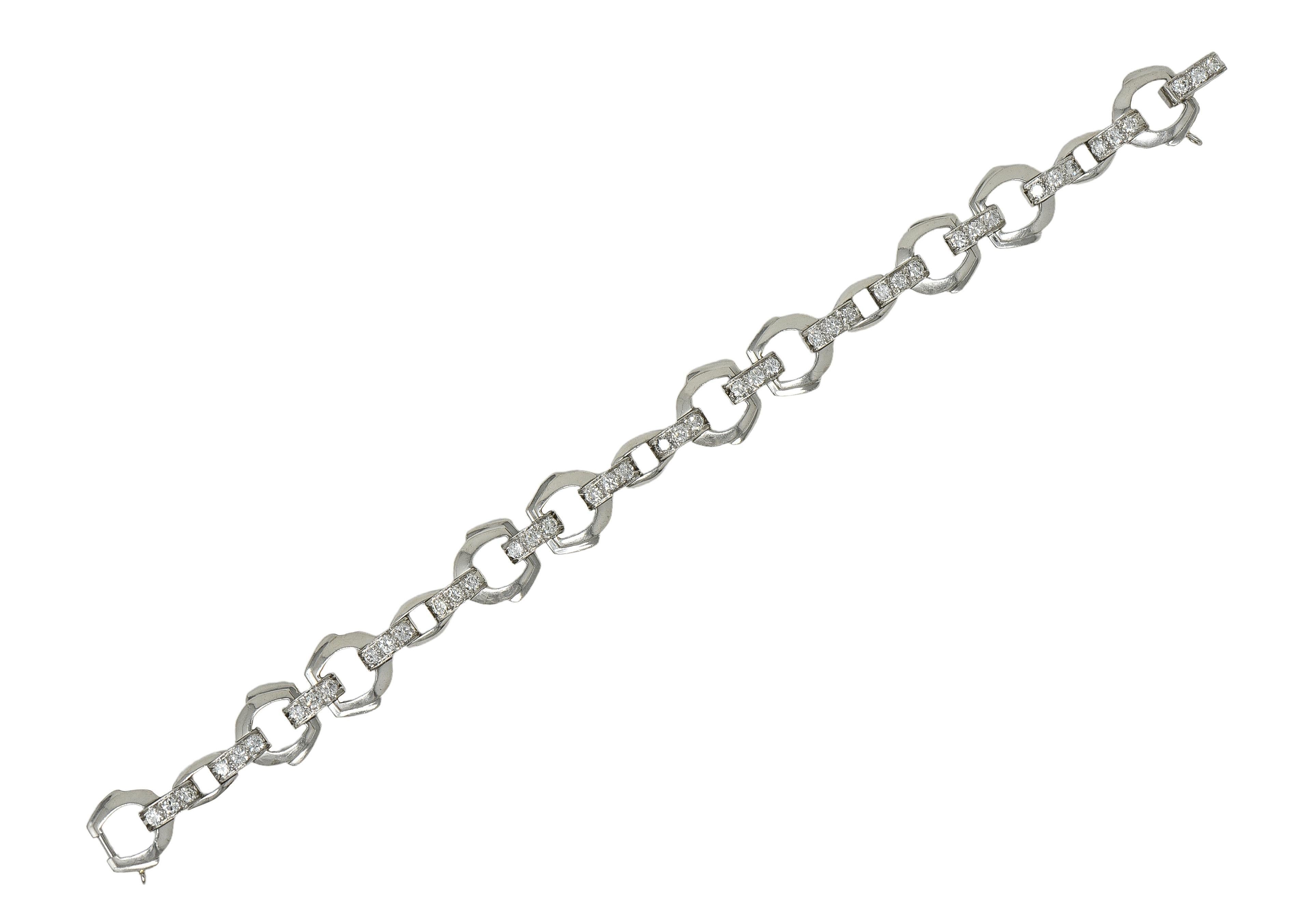 Bailey Banks & Biddle Deco 2.25 CTW Diamond Platinum Vintage Stirrup Bracelet (Rundschliff) im Angebot