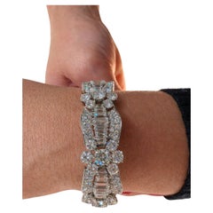 Bailey, Banks & Biddle Pulsera Flor de Diamantes Redondos y Talla Esmeralda