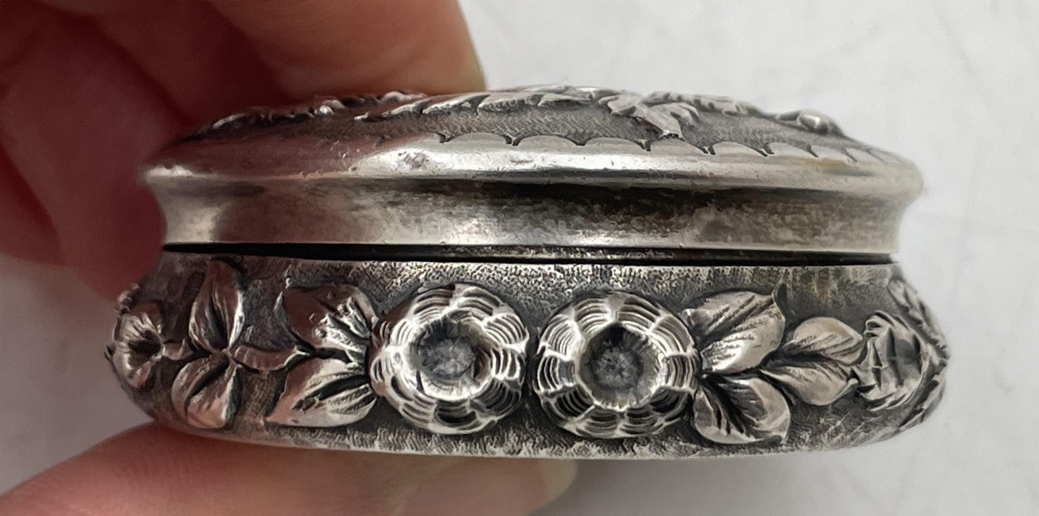 American Bailey, Banks & Biddle Repousse Sterling Silver Pill Box from Late 19th Century For Sale