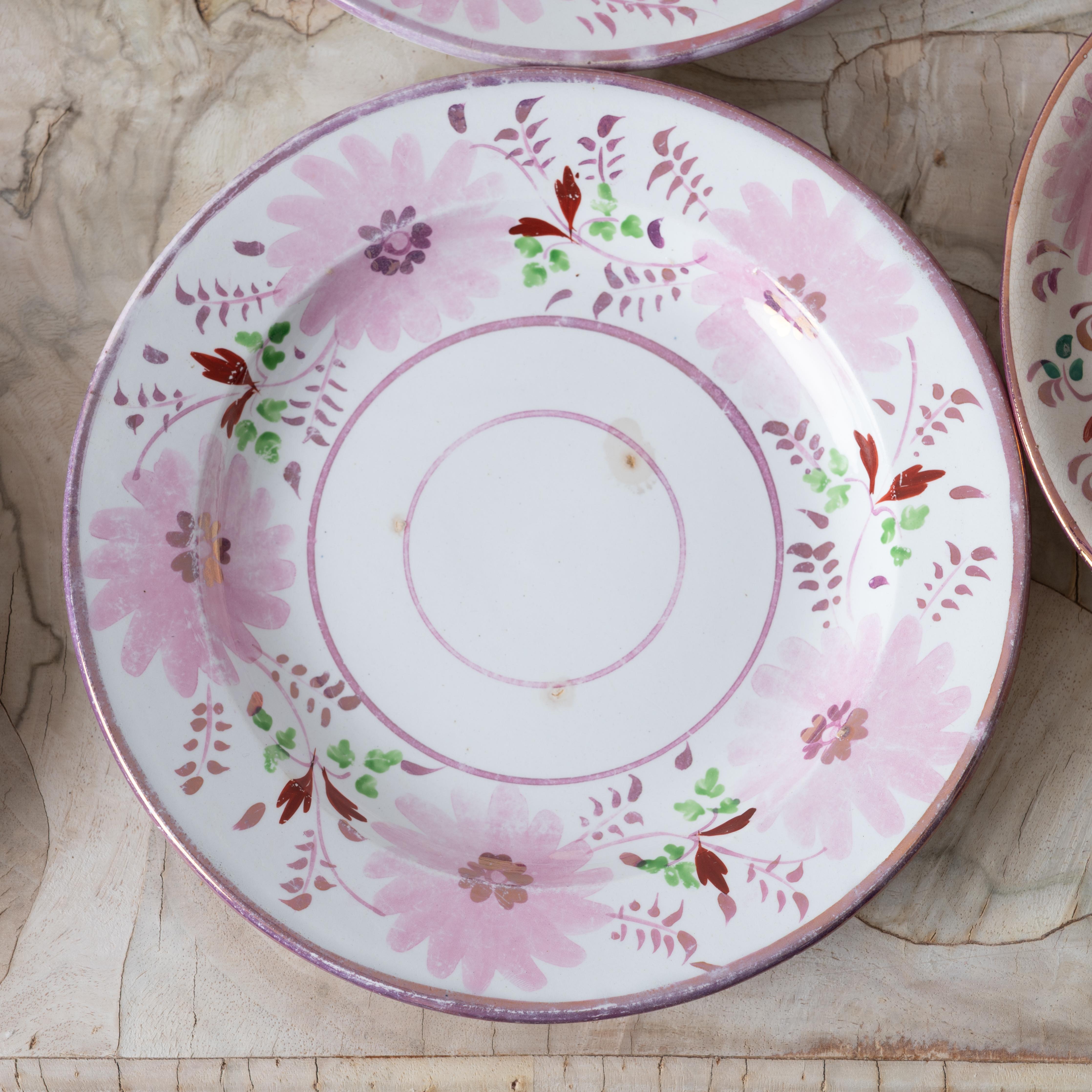 Bailey & Harvey Staffordshire Pink Lustre Untertassen - Satz von 12 im Angebot 3