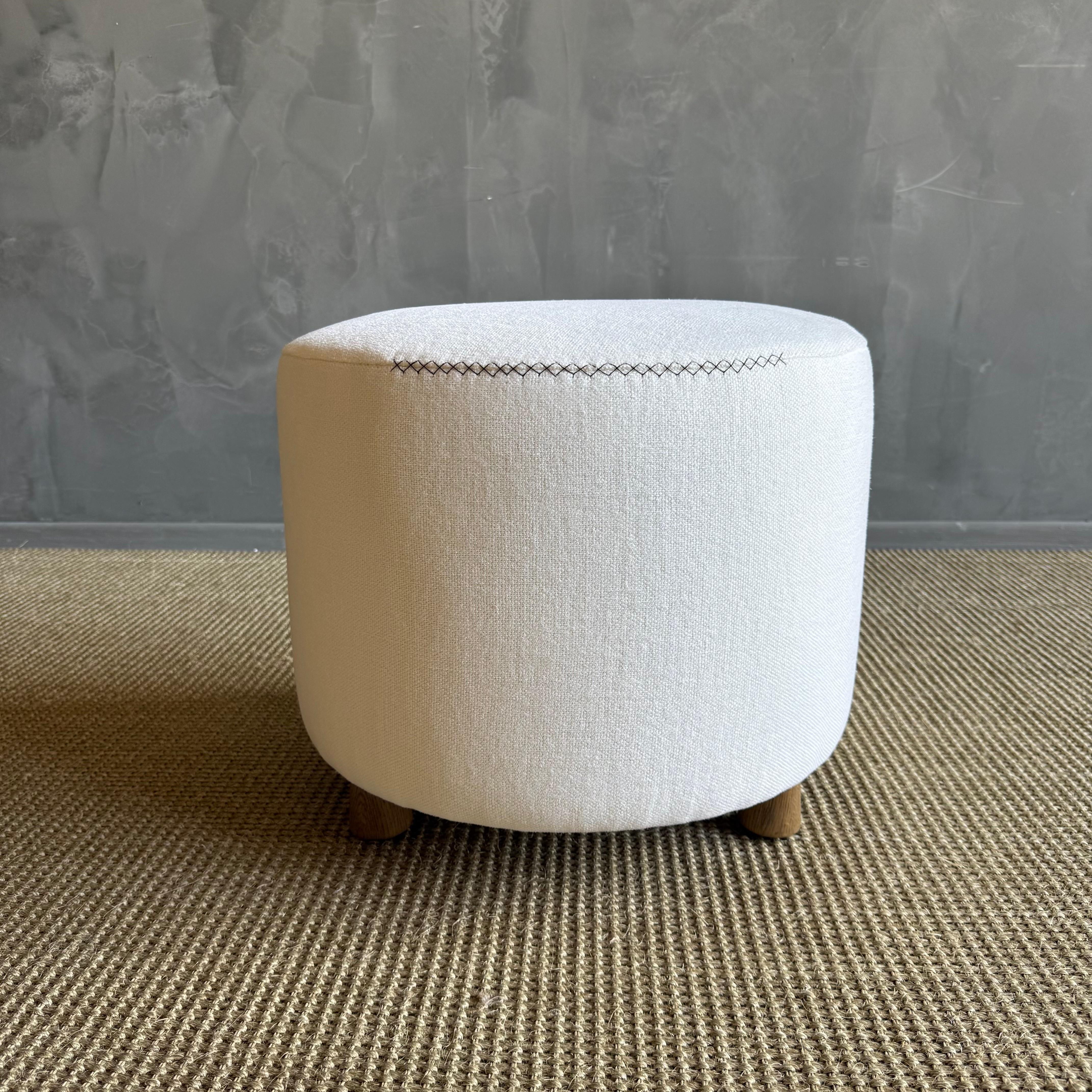 Bailey Natural Hemp Ottoman with Oak Legs en vente 5