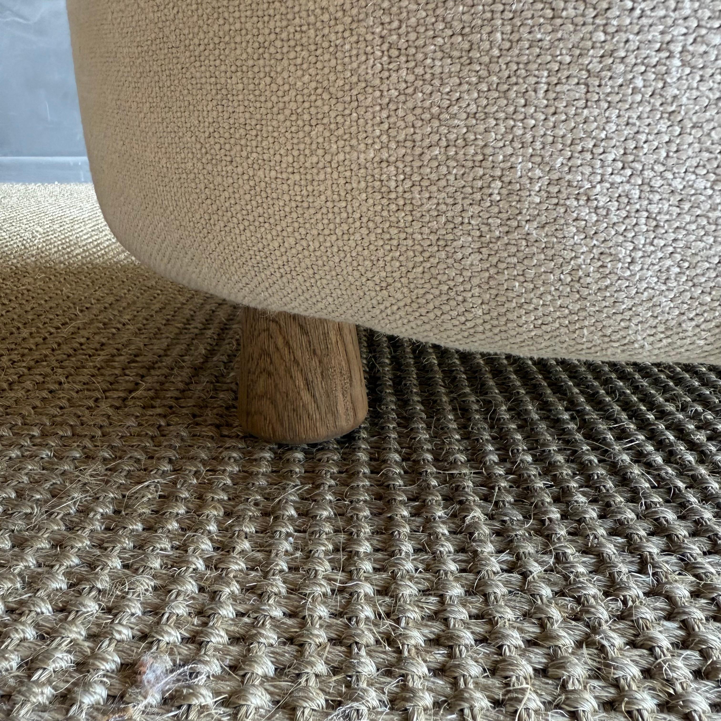 XXIe siècle et contemporain Bailey Natural Hemp Ottoman with Oak Legs en vente