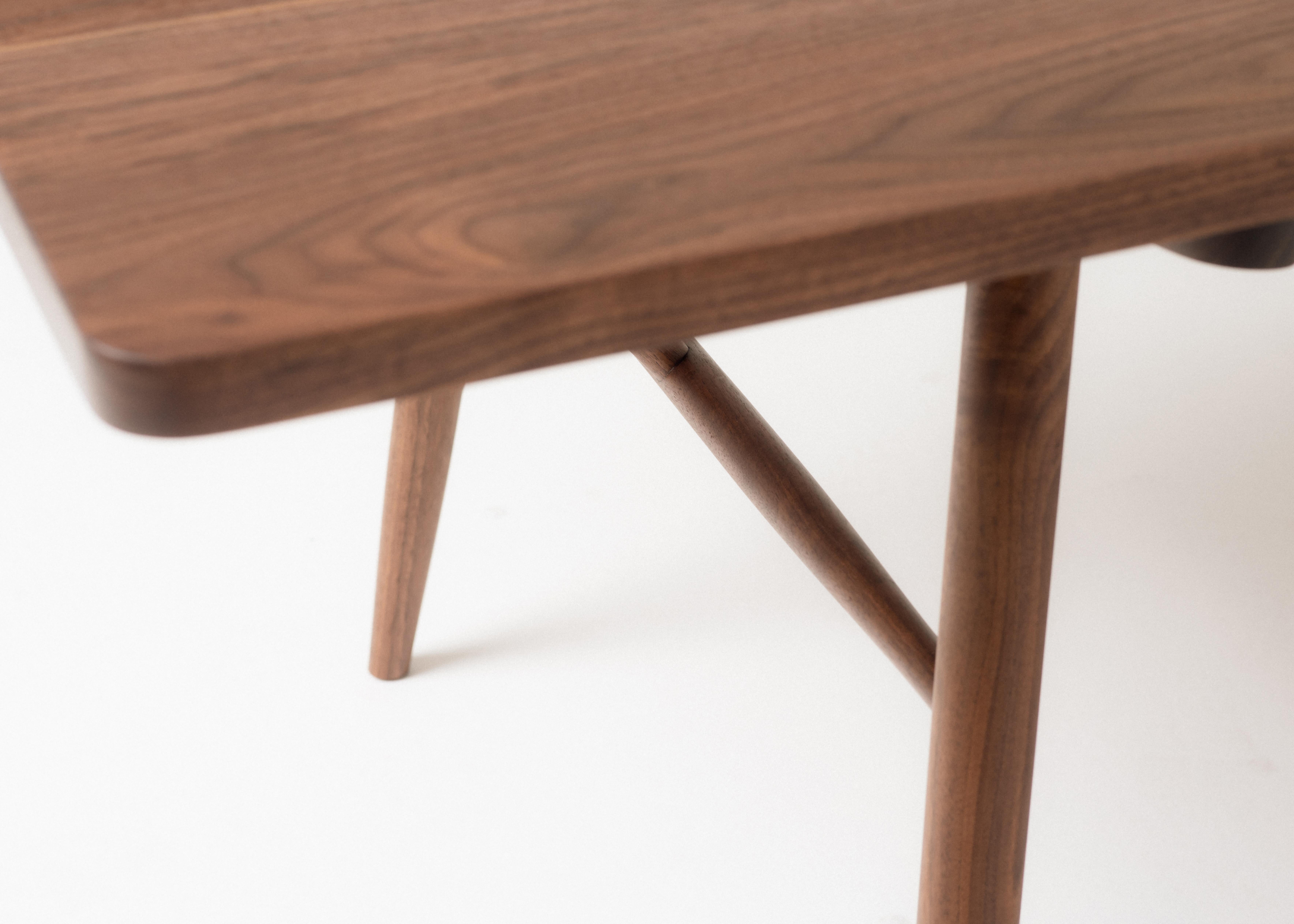 Bainbridge-Familientisch, moderner, massiver, maßgefertigter Esstisch aus weißer Eiche oder Nussbaum (Hartholz) im Angebot