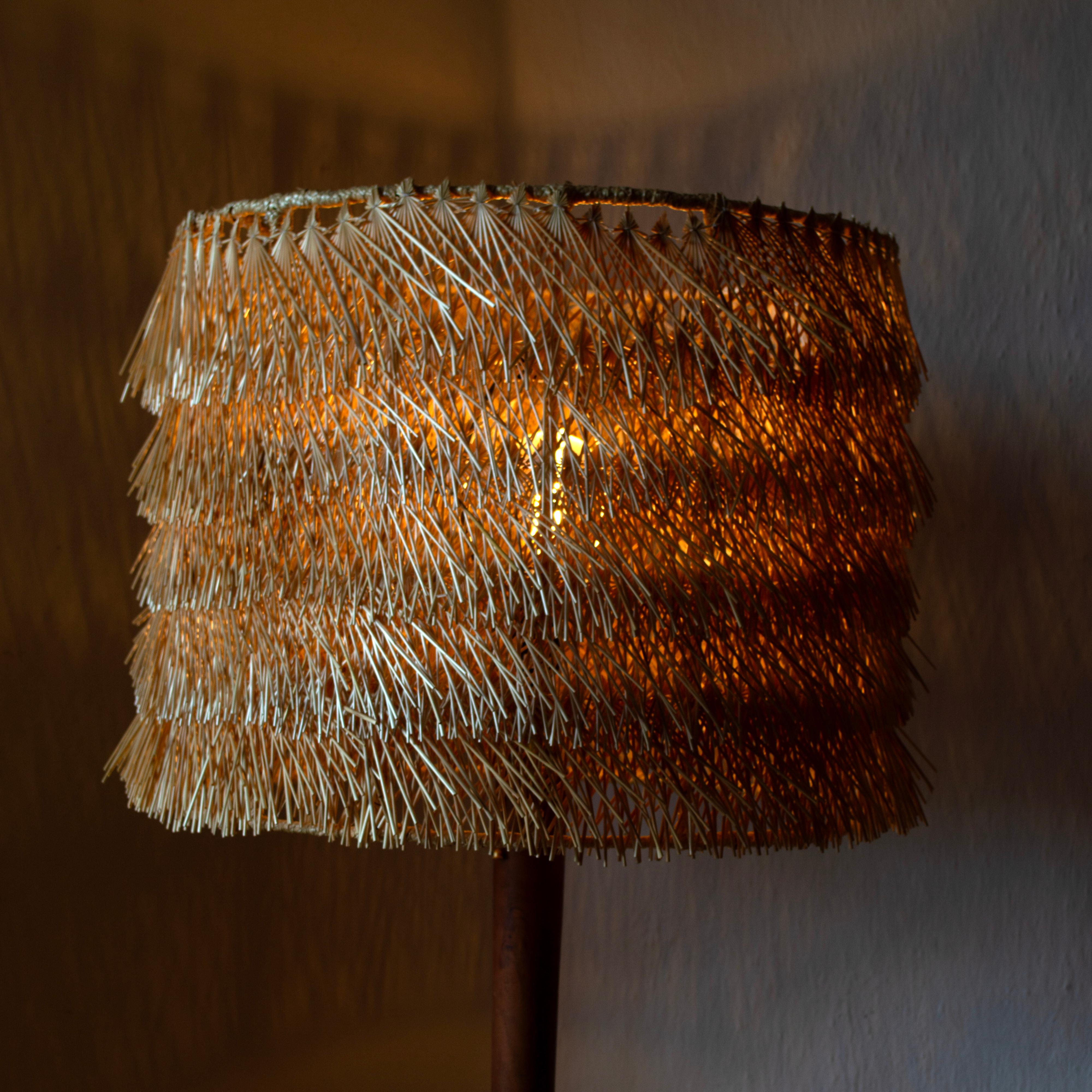 Bajio, dänische Mesquite-Stehlampe mit POPOTILLO-Schirm aus Weizenstroh, Bajio (Handgefertigt) im Angebot