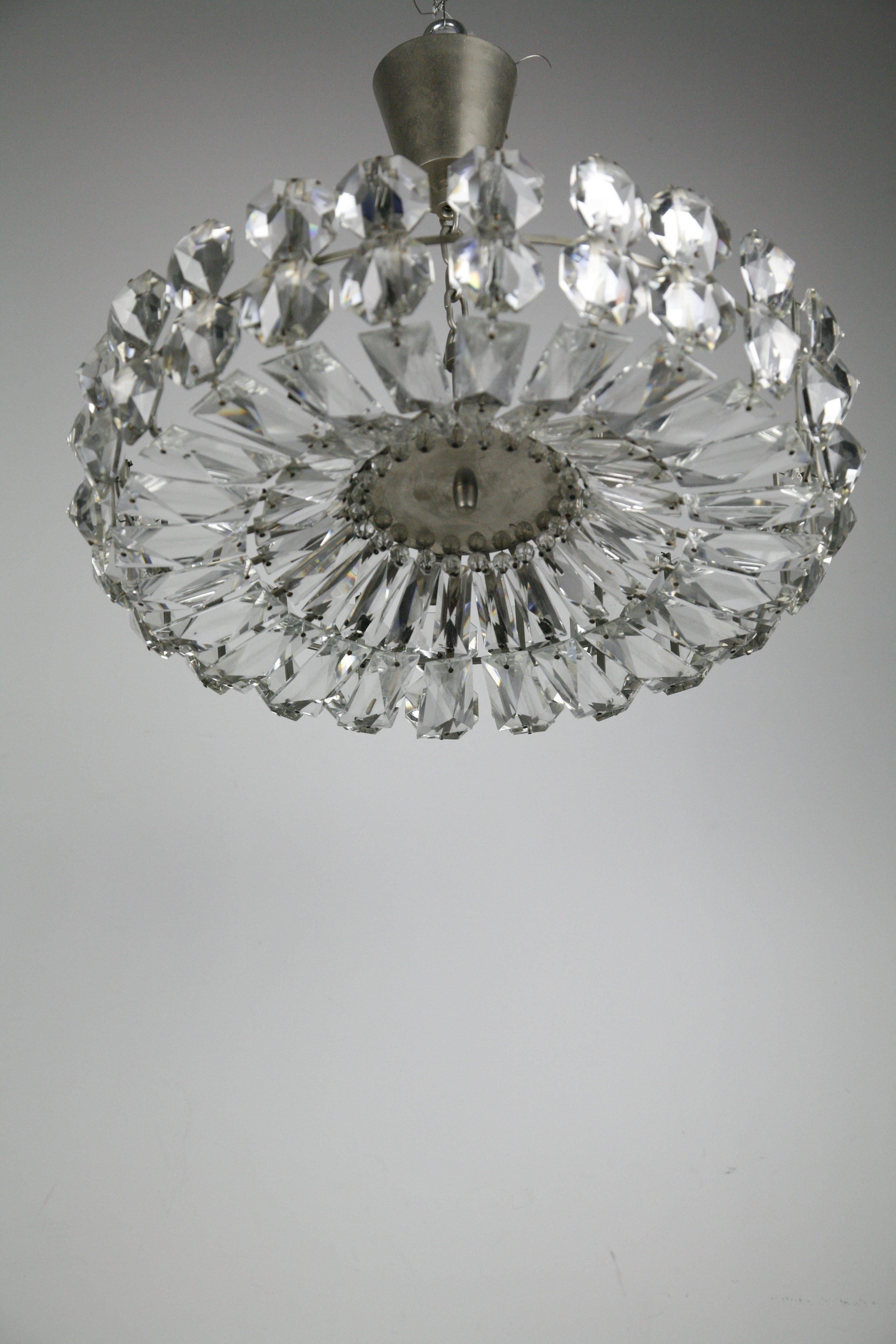 Lustre Bakalowits Autriche, 1960, cristal taillé en diamant sur cadre chromé Bon état - En vente à Bronx, NY