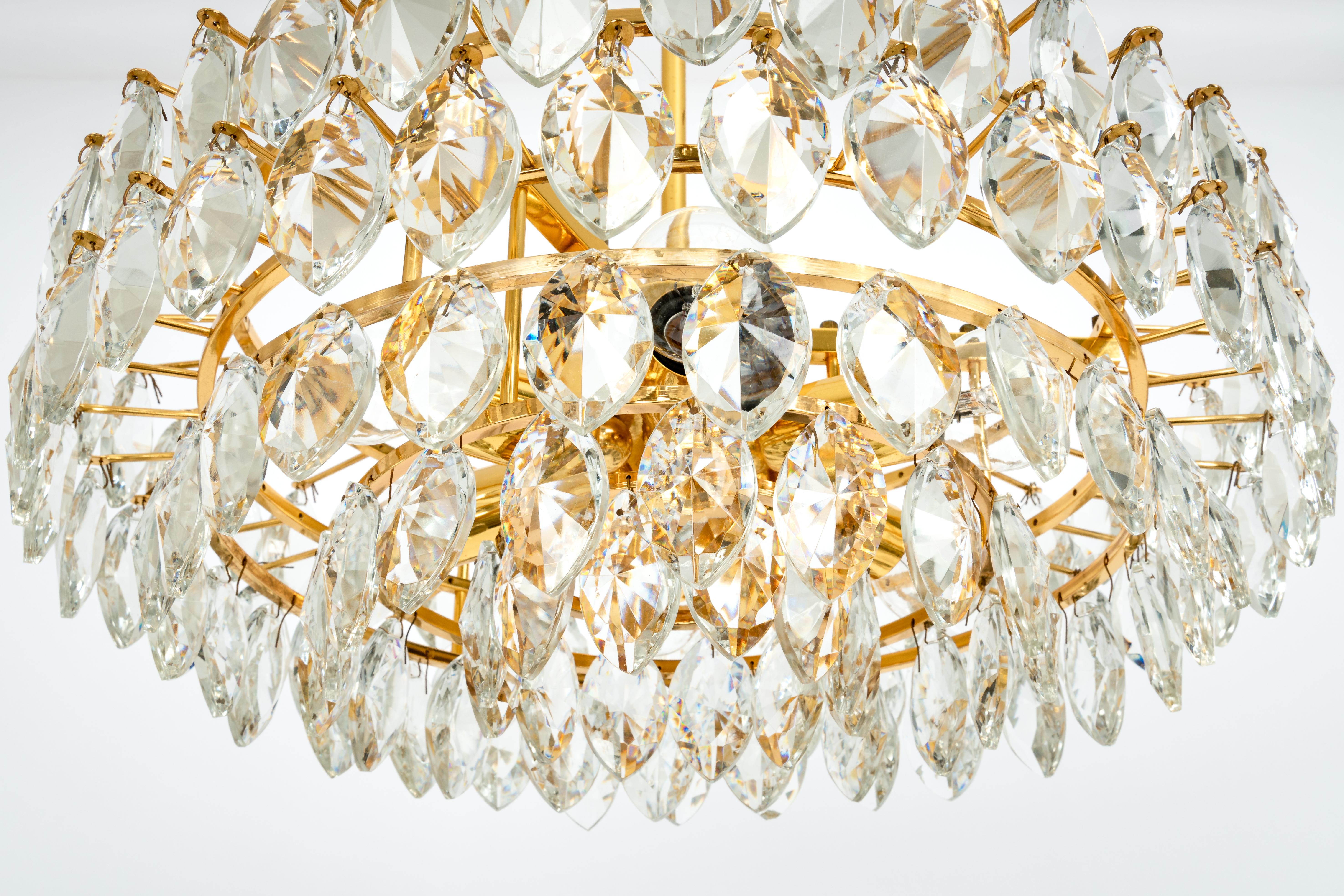 Bakalowits Chandelier Brass and Crystal Glass, Austria, 1960s In Good Condition For Sale In Aachen, NRW