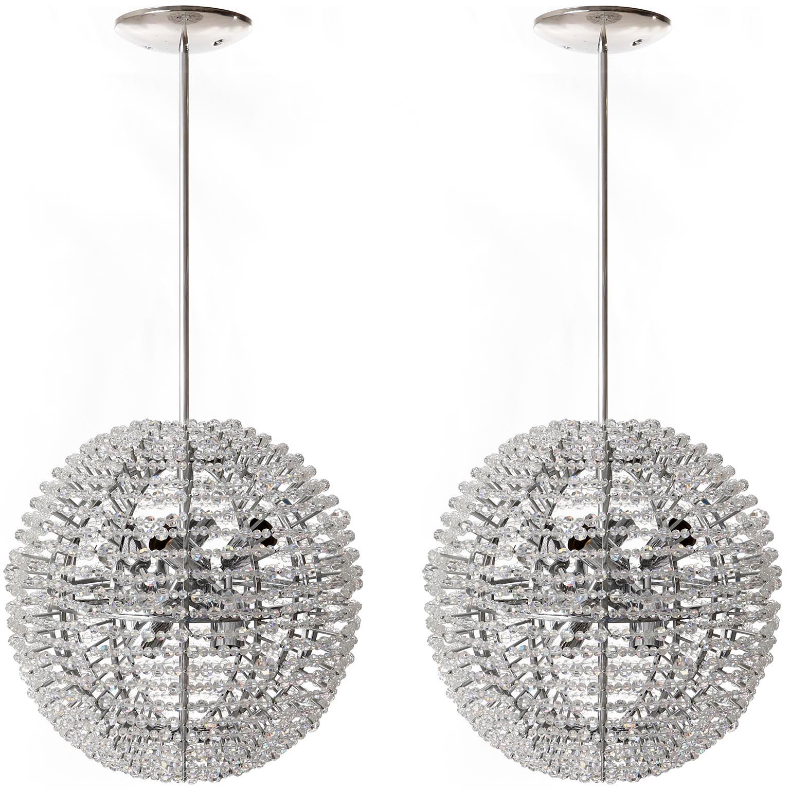 One of two ultra rare and fantastic Supernova Sputnik chandeliers or pendant lights by Bakalowits & Soehne, Austria, Vienna, manufactured in midcentury, circa 1960.
The price is per chandelier. They are sold individually or as pair.
A ball shaped