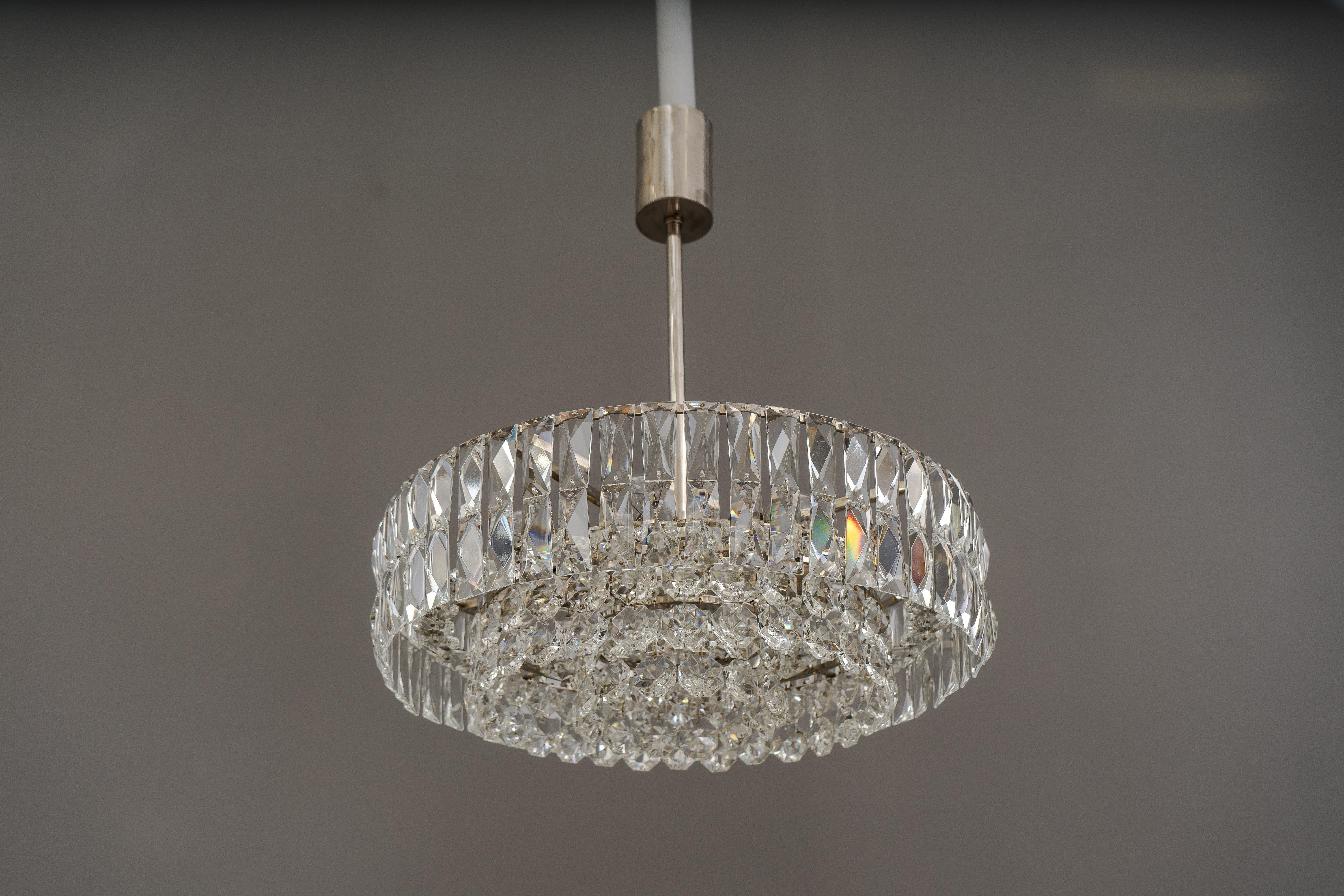 Lampadario in cristallo Bakalowits, anni '60 circa
Condizioni originali.
     