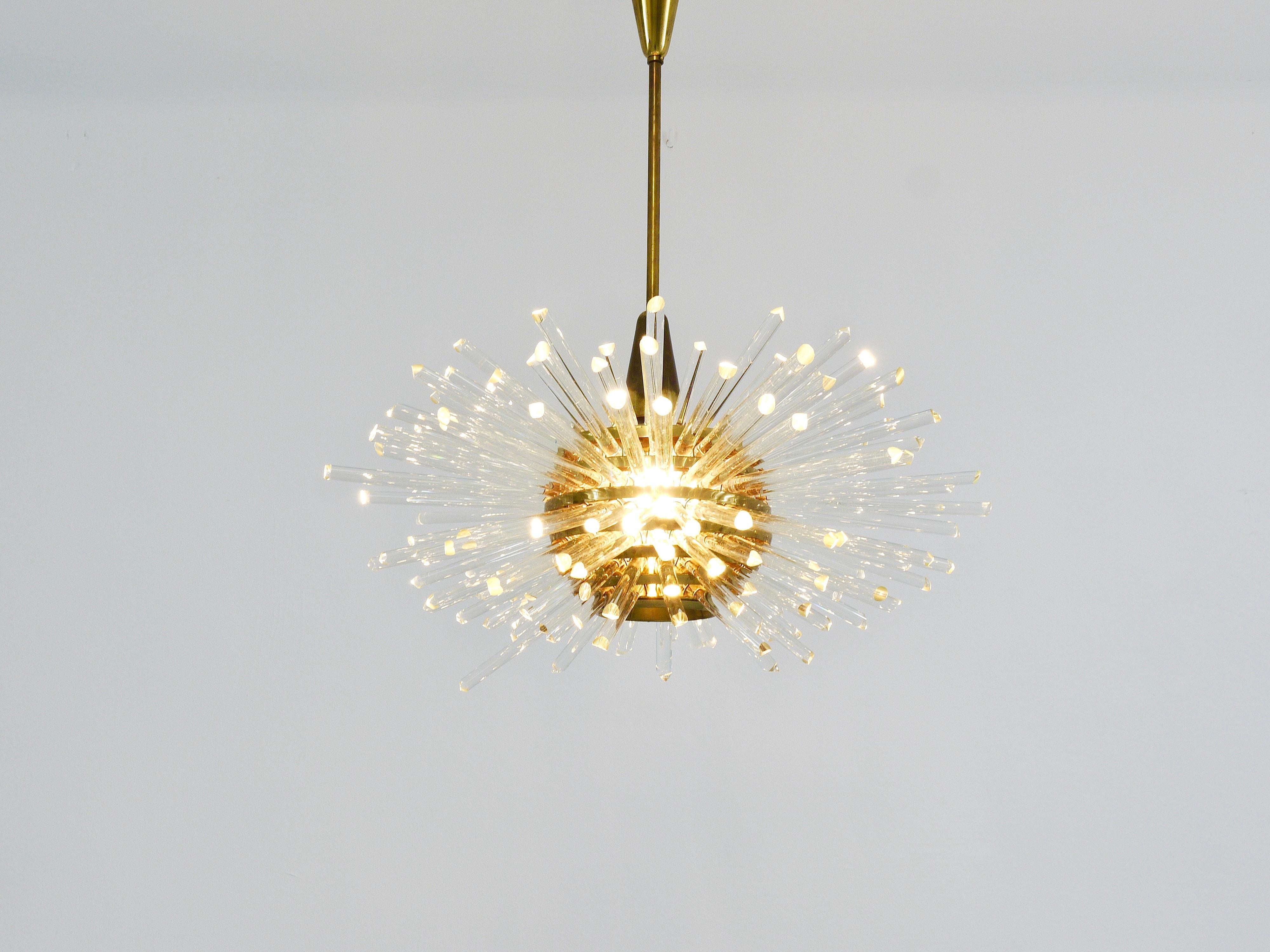 Lampadario Bakalowits Miracle Sputnik in ottone con bacchette di cristallo, anni '60 in vendita 3