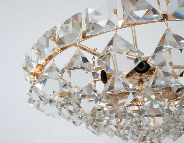 Bakalowits & Sohne-Kronleuchter mit birnenförmigen Kristallen aus Gold und Messing, 1960 im Angebot 3