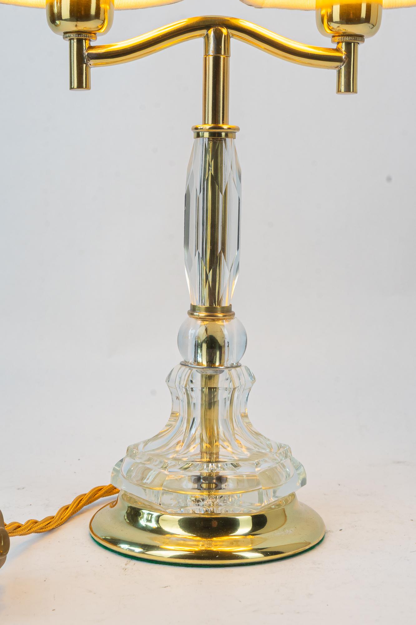 Lámpara de sobremesa Bakalowits con cristal tallado y pantallas originales viena hacia los años 50 en venta 6