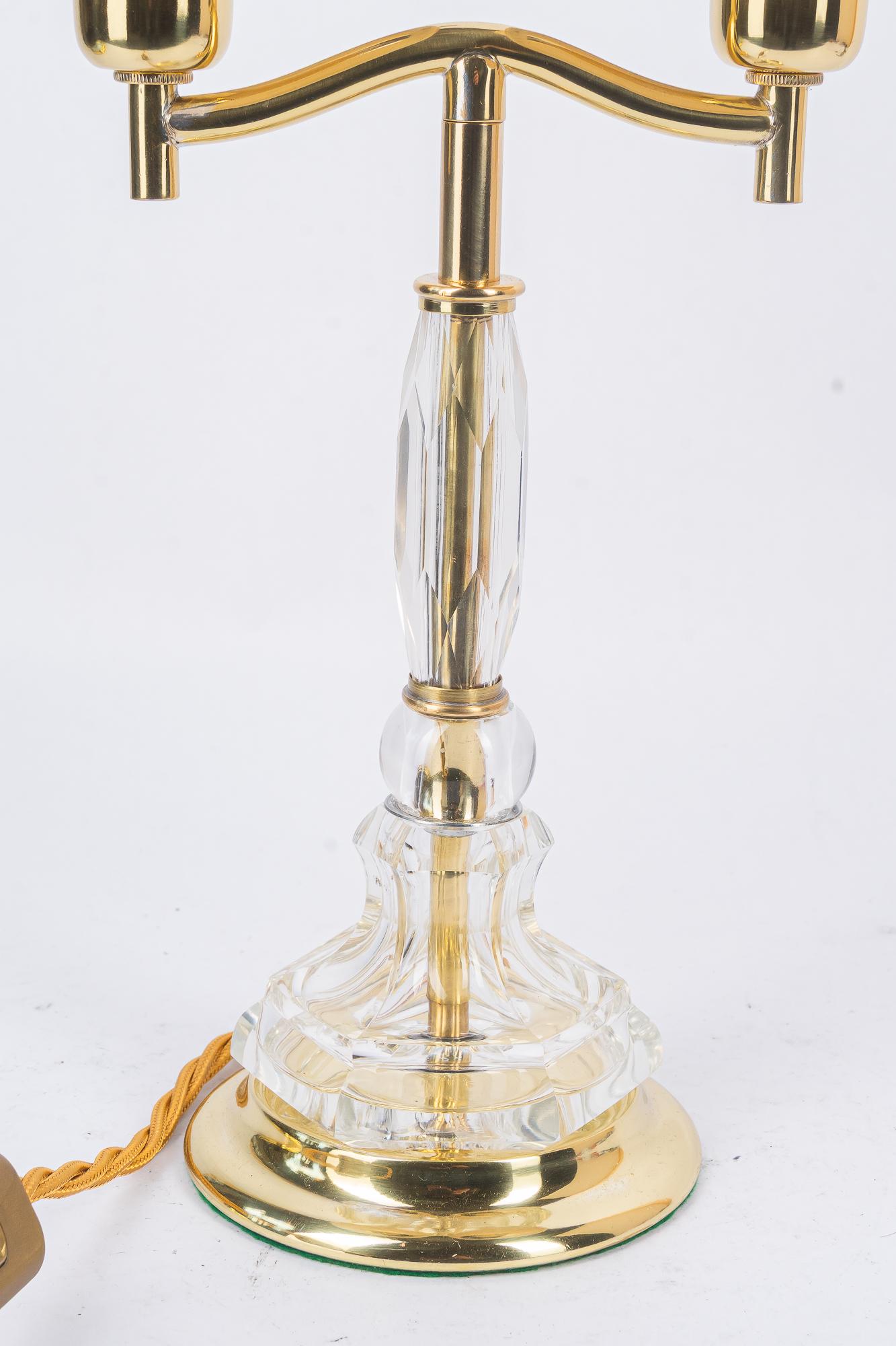 Lámpara de sobremesa Bakalowits con cristal tallado y pantallas originales viena hacia los años 50 Lacado en venta