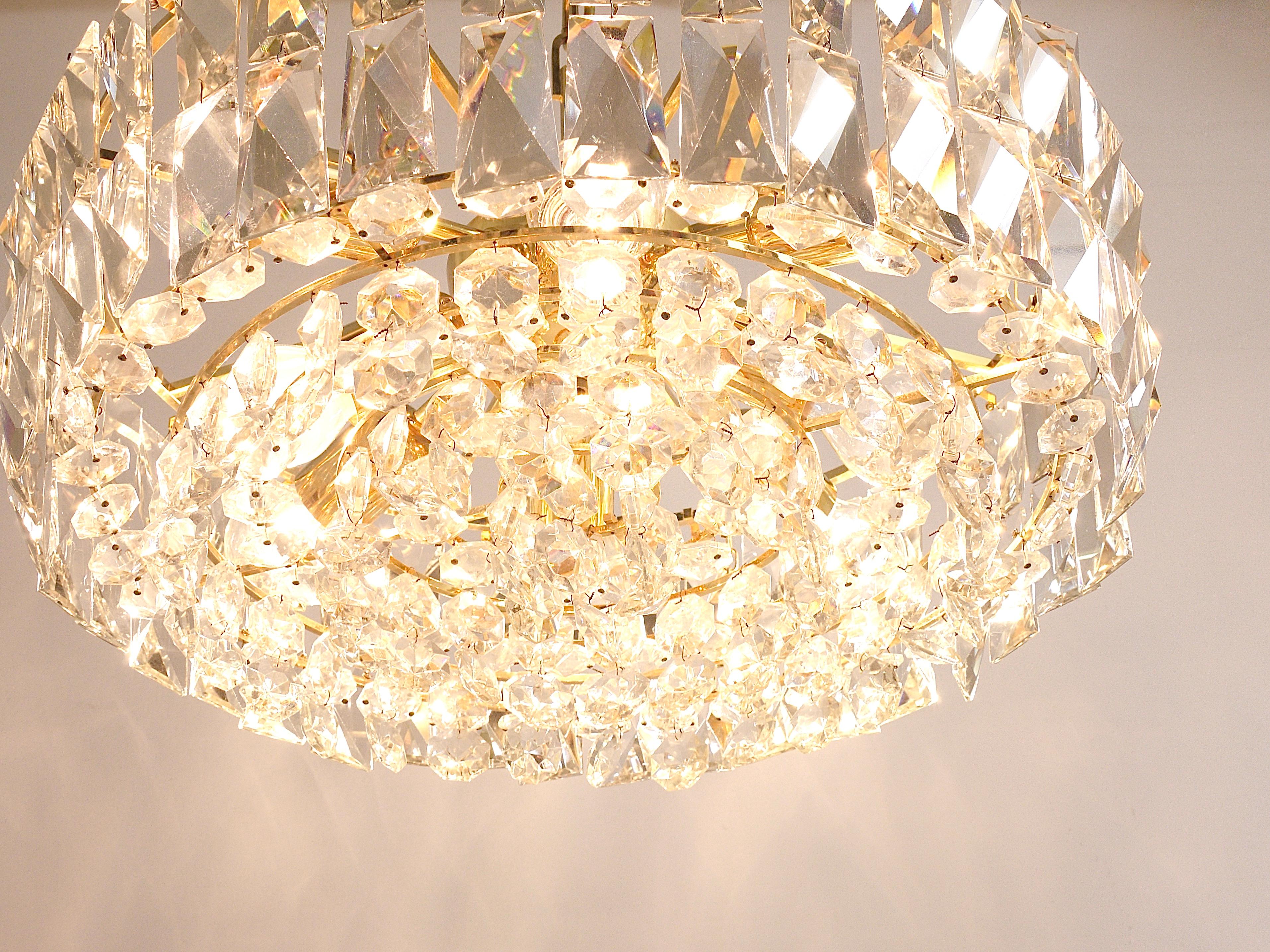 Bakalowits Vienna Large Gilt Brass & Crystal Glass Chandelier, Austria, 1970s For Sale 6