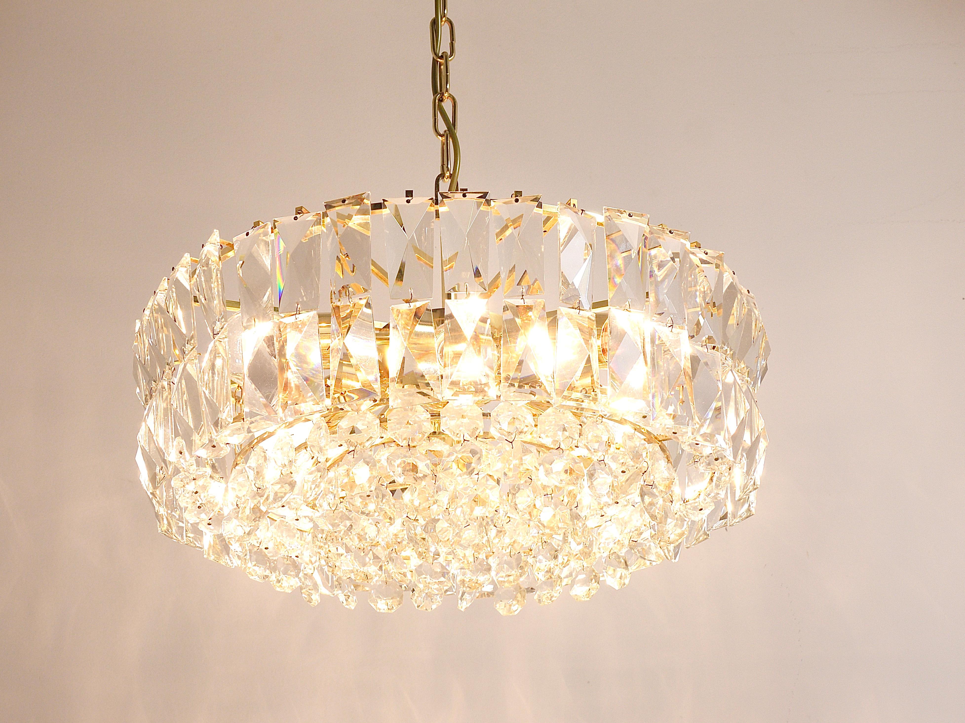 Bakalowits Vienna Large Gilt Brass & Crystal Glass Chandelier, Austria, 1970s For Sale 13