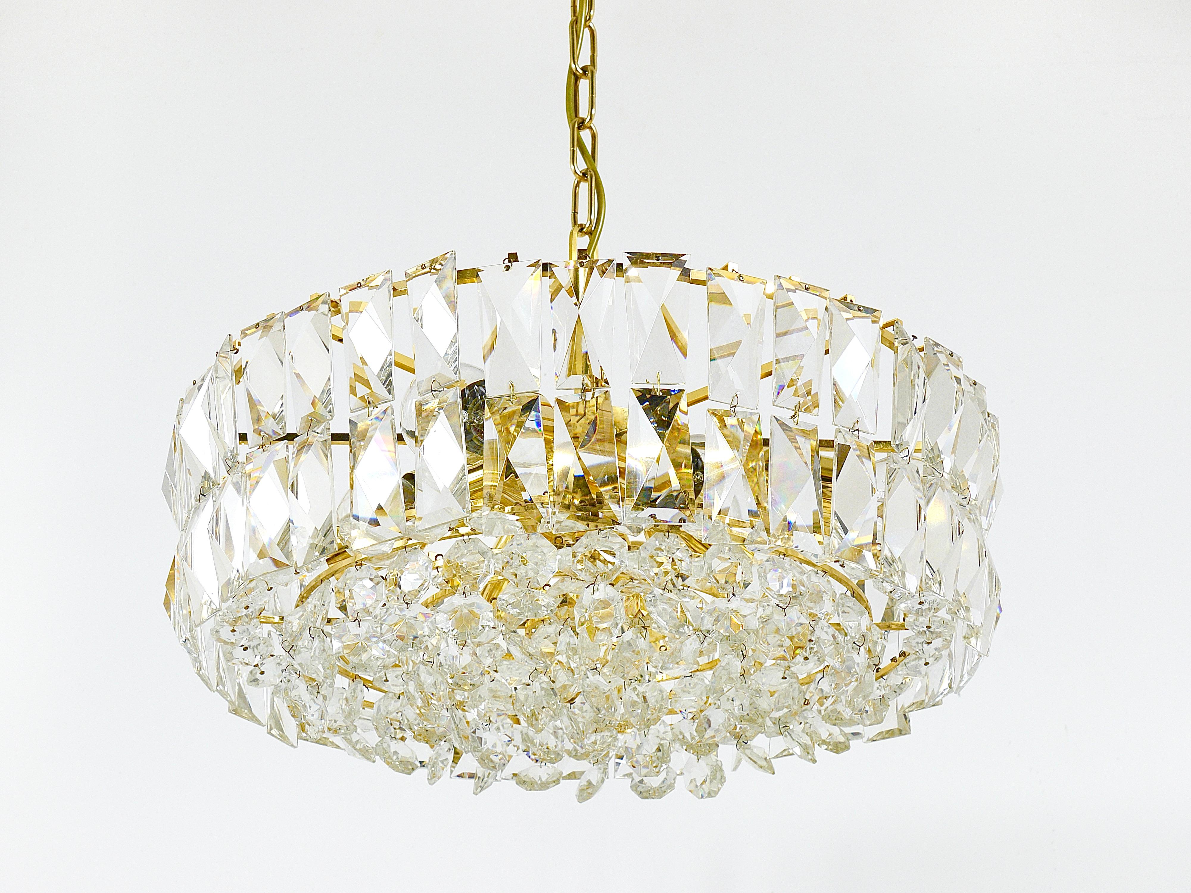 Bakalowits Vienna Large Gilt Brass & Crystal Glass Chandelier, Austria, 1970s For Sale 1