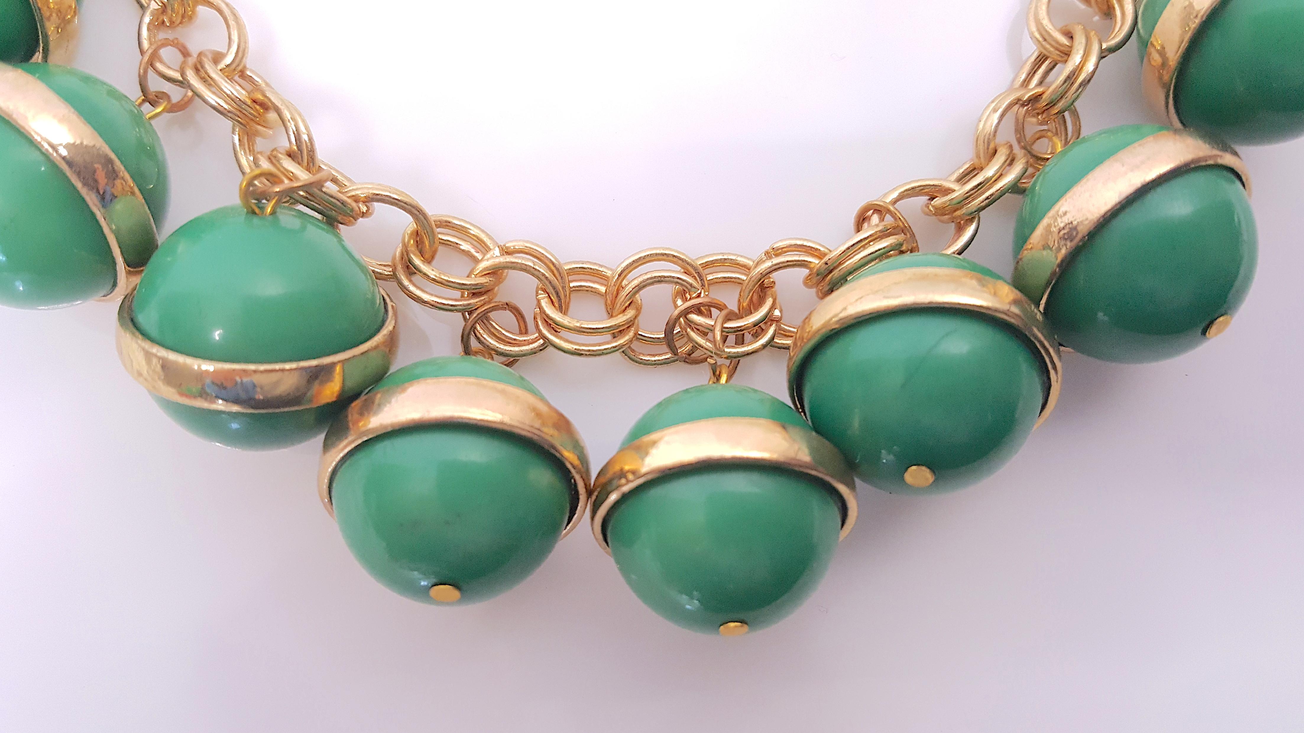 Bakelite 1930s German ArtDeco GoldRinged EmeraldBallPendants ChainLink Necklace For Sale 4