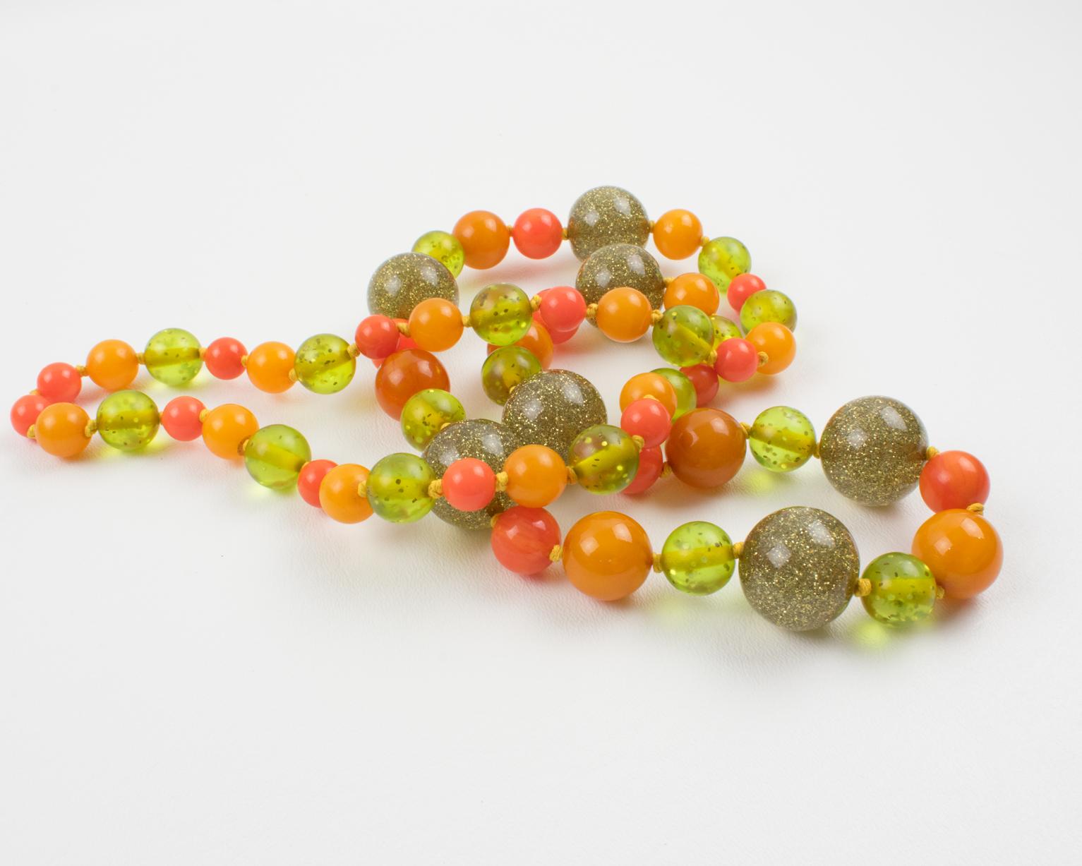 Bakelite and Lucite Extra-Long Necklace with Orange, Green and Glitter Beads For Sale 5