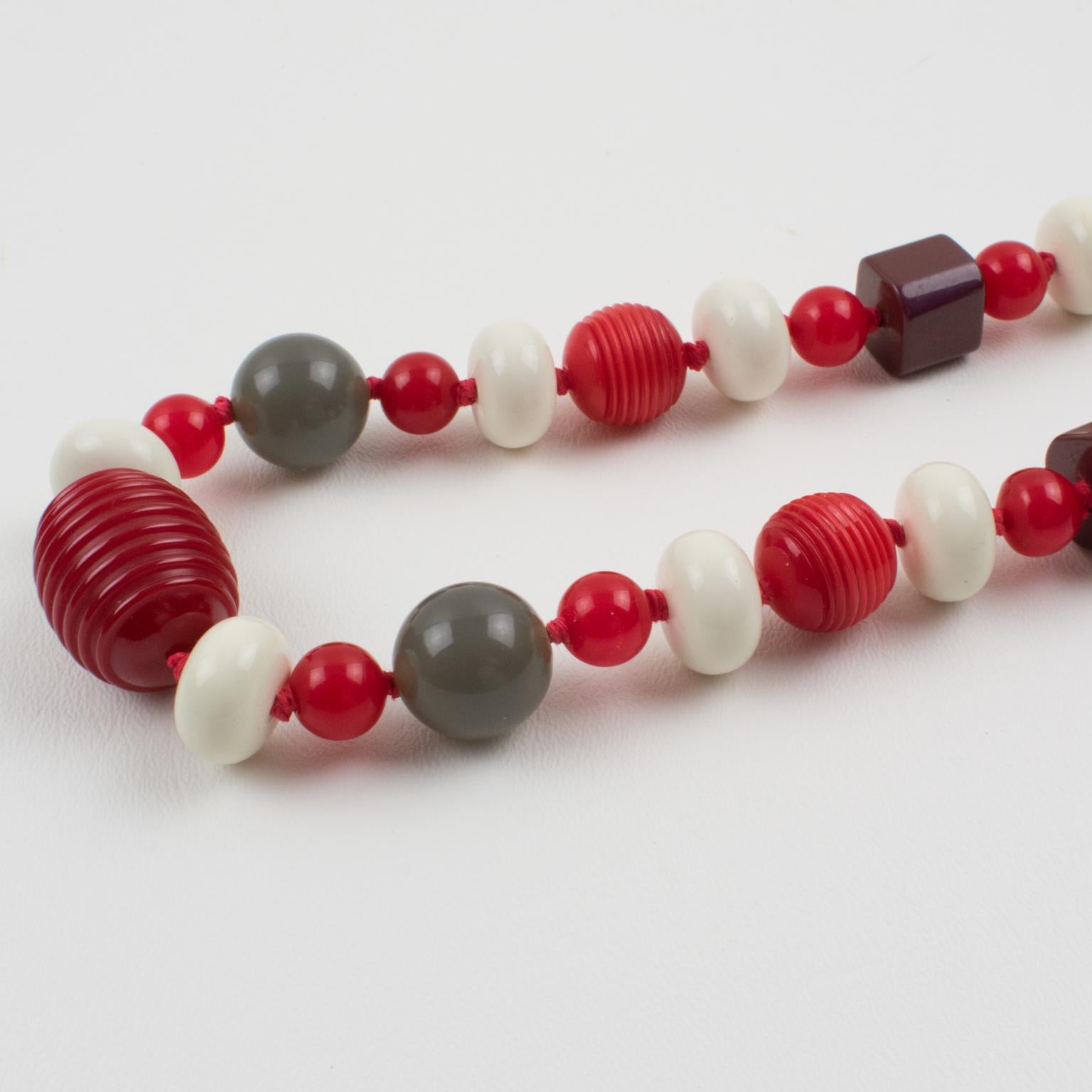 Bakelite and Lucite Long Necklace Gray, White, and Red Colors For Sale 5