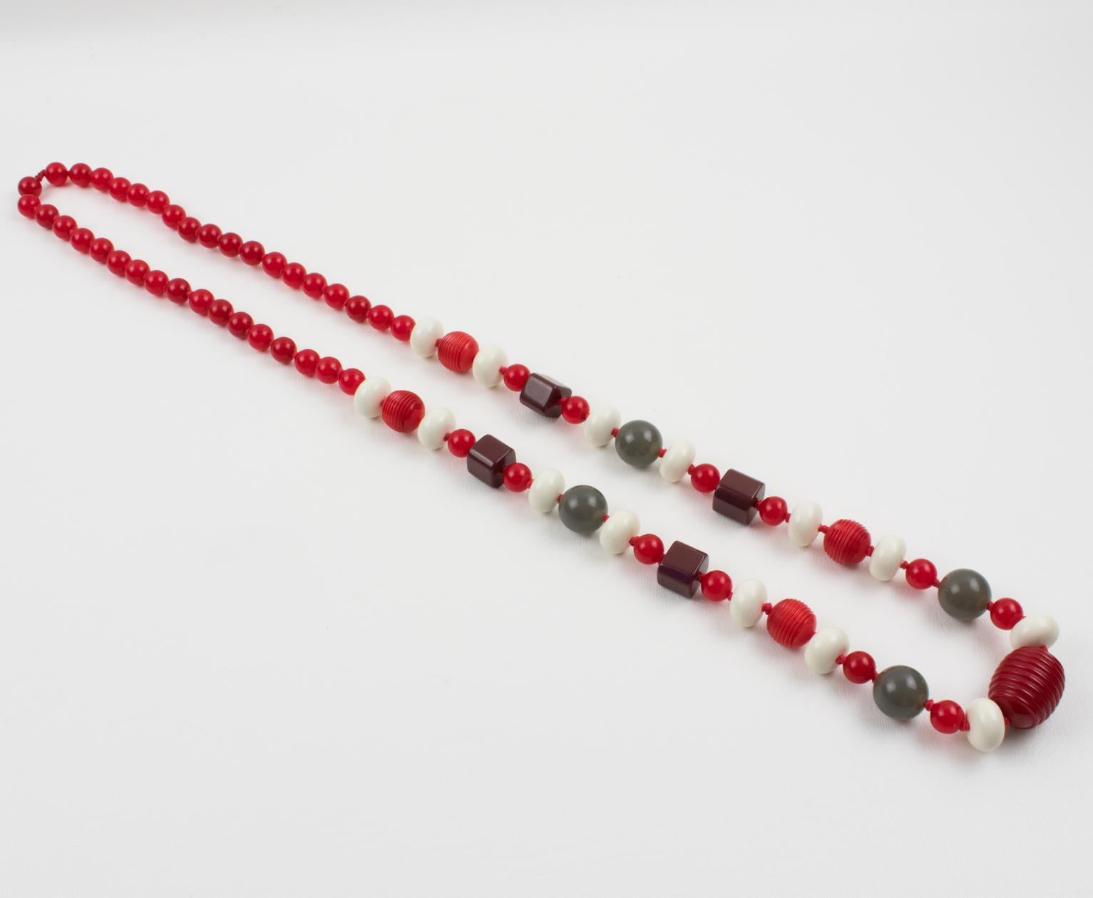 Bakelite and Lucite Long Necklace Gray, White, and Red Colors For Sale 2
