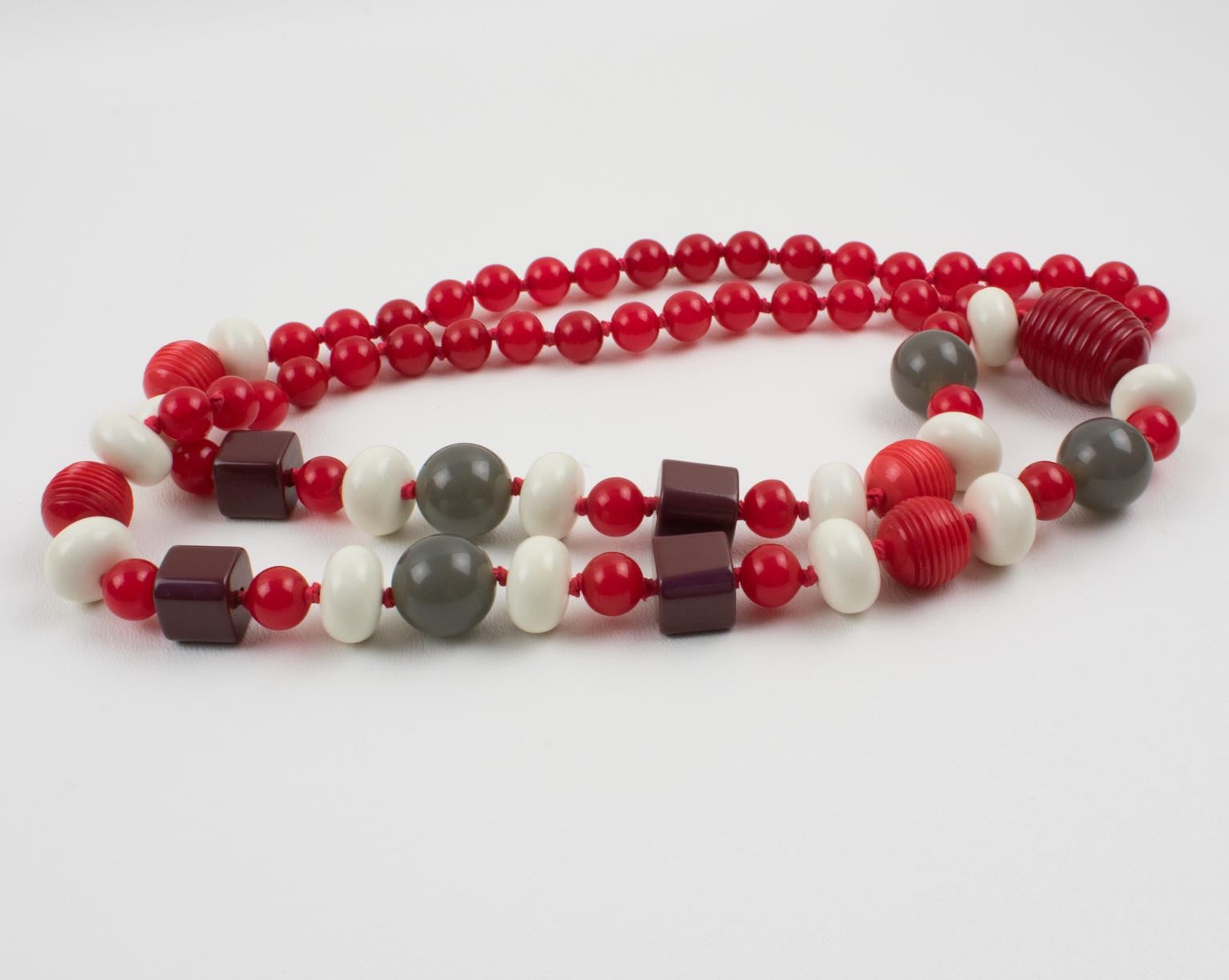 Bakelite and Lucite Long Necklace Gray, White, and Red Colors For Sale 3