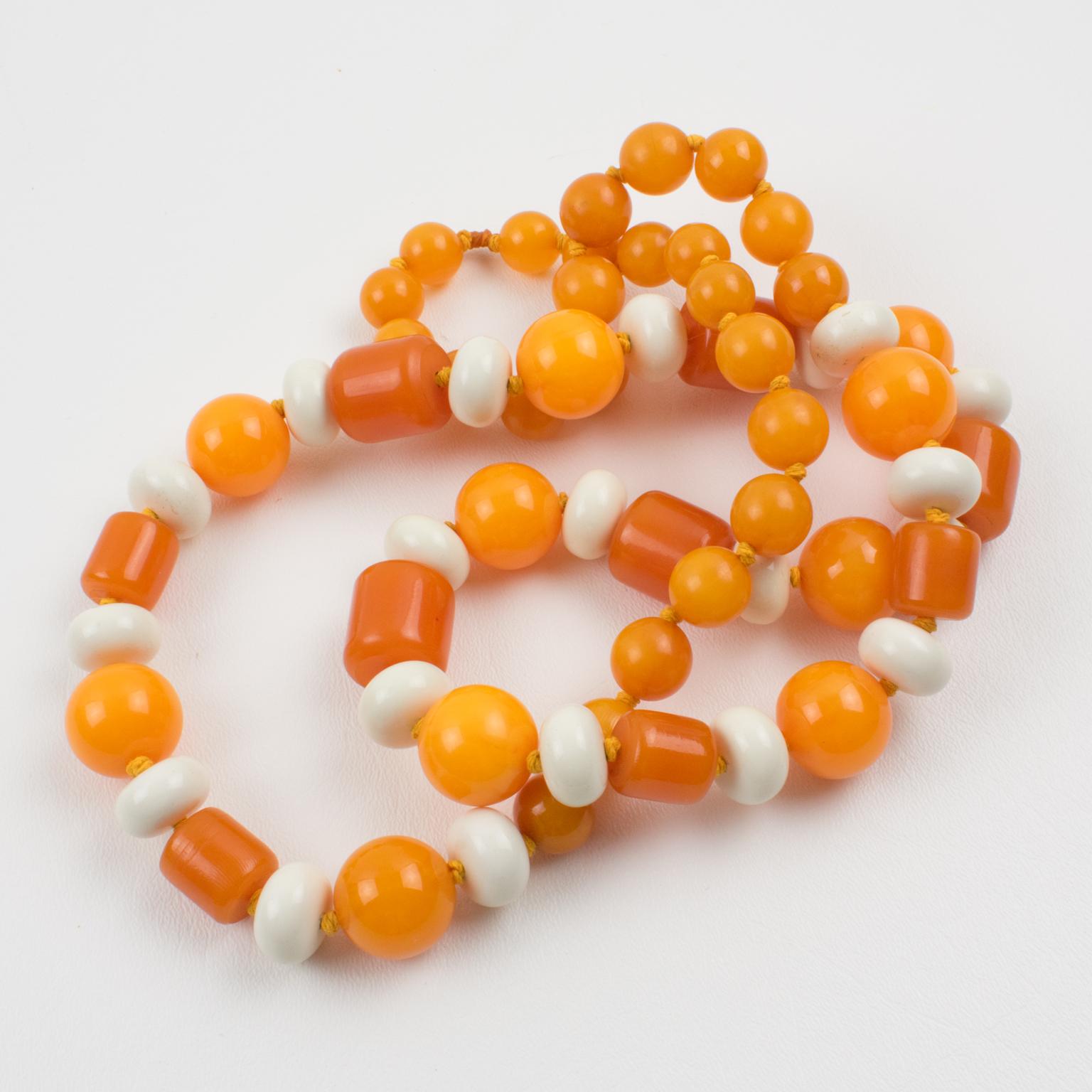 Bakelite and Lucite Long Necklace Orange and White Colors In Excellent Condition For Sale In Atlanta, GA