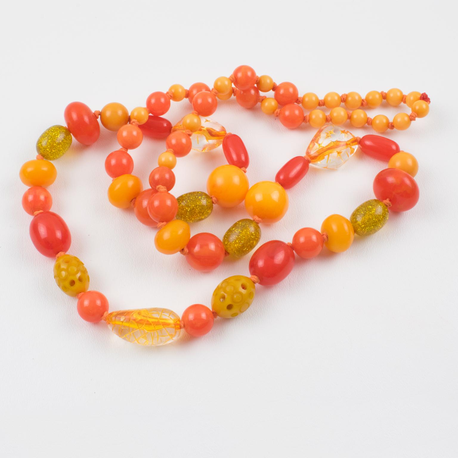 Bakelite and Lucite Long Necklace Sunny Yellow and Orange Colors In Excellent Condition For Sale In Atlanta, GA
