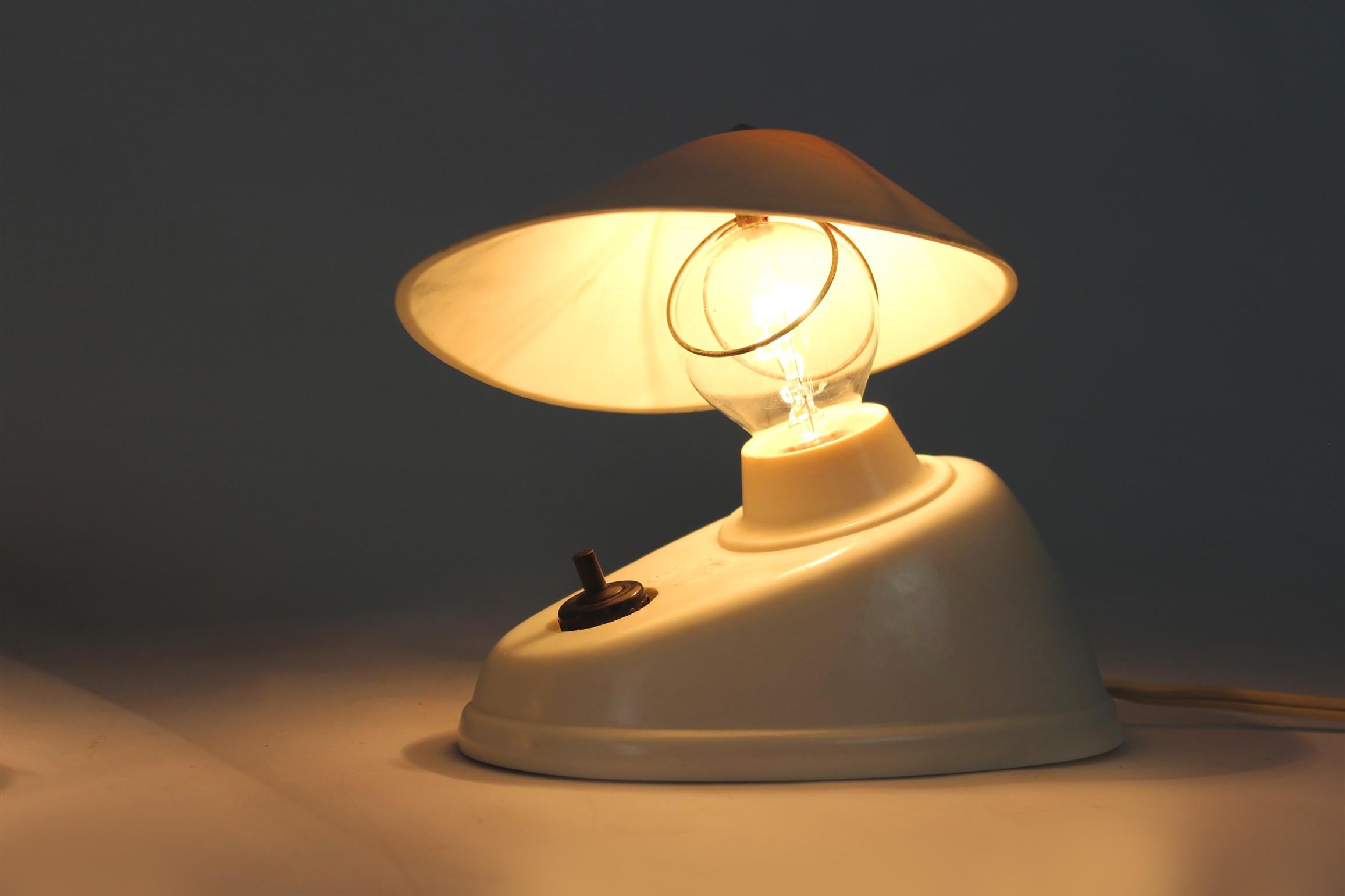 Bakelite Bauhaus Table Lamps from ESC, 1940s, Set of 2 For Sale 8
