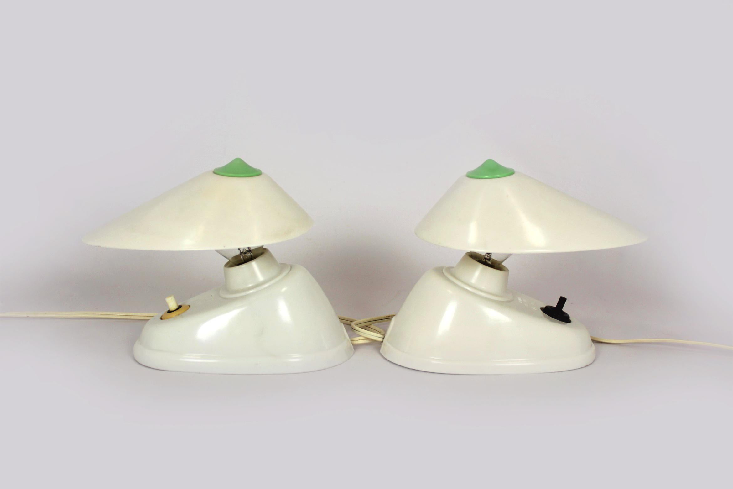 Set von 2 Bauhaus-Tischlampen aus Bakelit von ESC, 1940er Jahre (Mitte des 20. Jahrhunderts) im Angebot