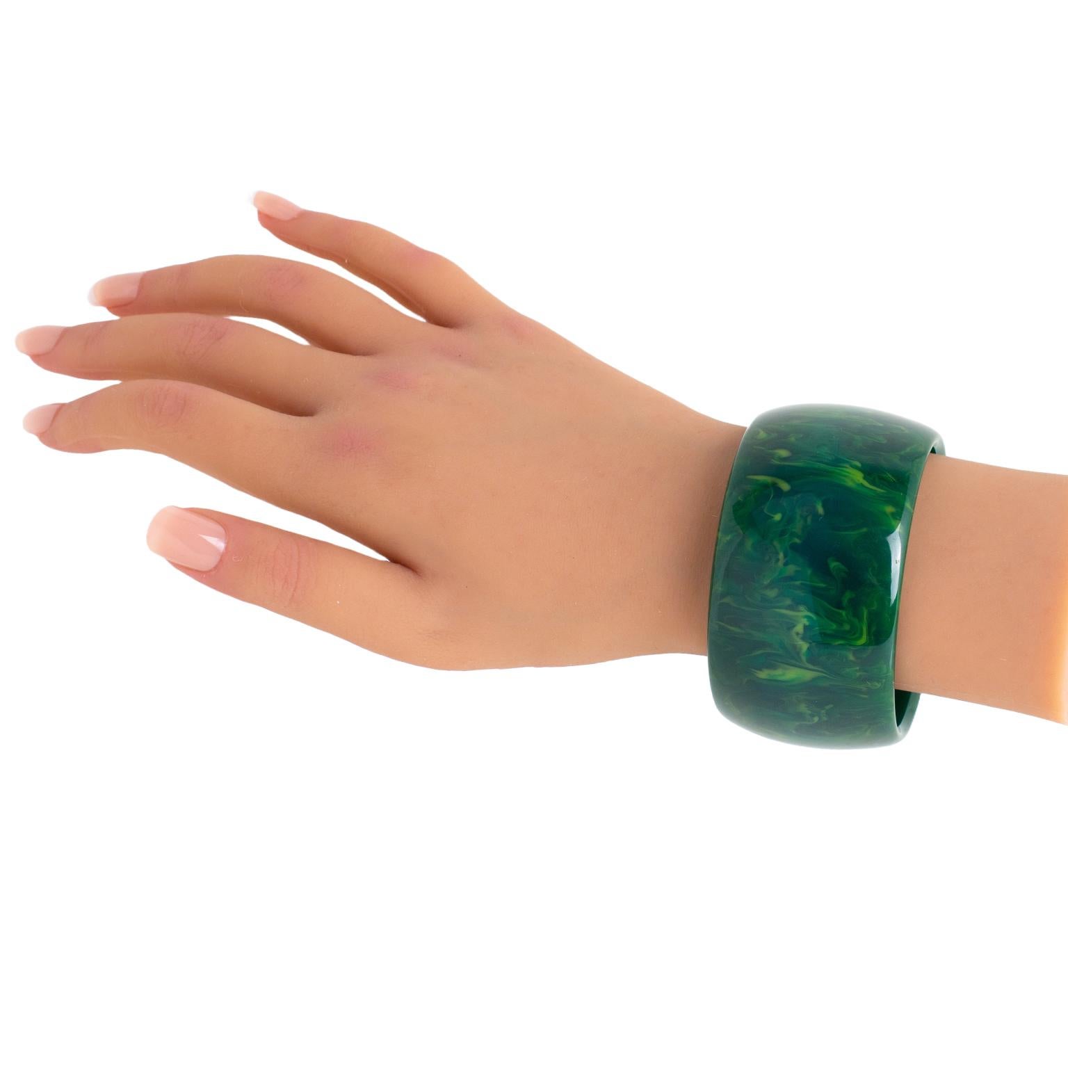 Bracelet jonc extra large en bakélite bleue Pour femmes en vente