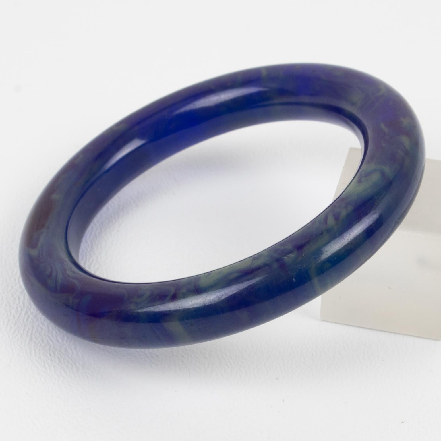 Bracelet jonc en bakélite bleu avec point d'encre Unisexe en vente