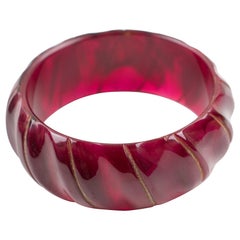 Vintage Bakelite Carved Bracelet Bangle Sangria Red Marble