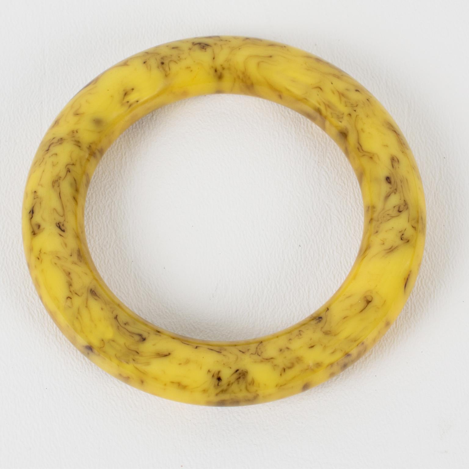 Bakelite Bracelet Bangle Vanilla and Chocolate Marble For Sale 2