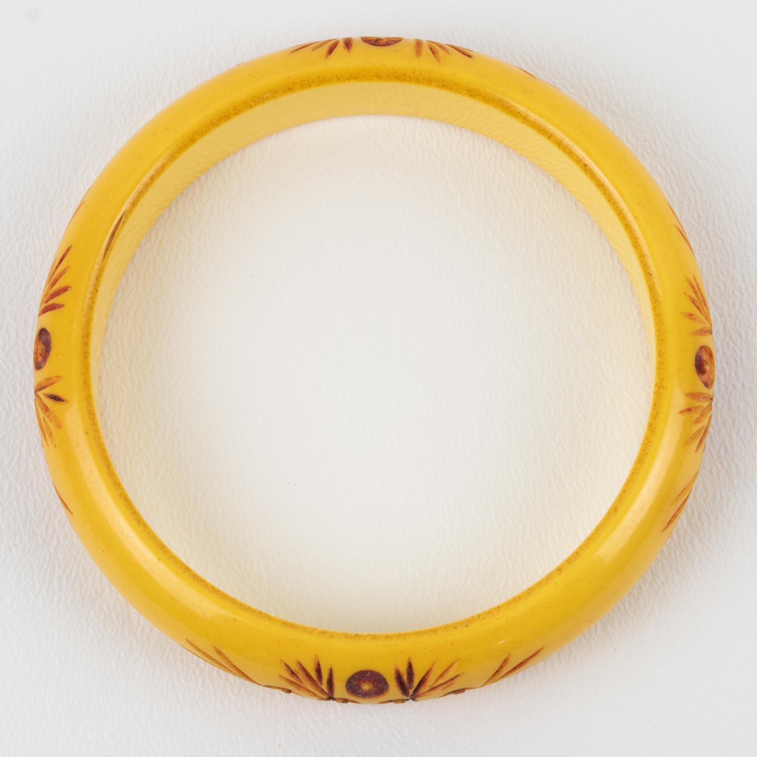 Bakelite Bracelet Bangle Yellow Creamed Corn with Carved Red Flowers In Good Condition For Sale In Atlanta, GA