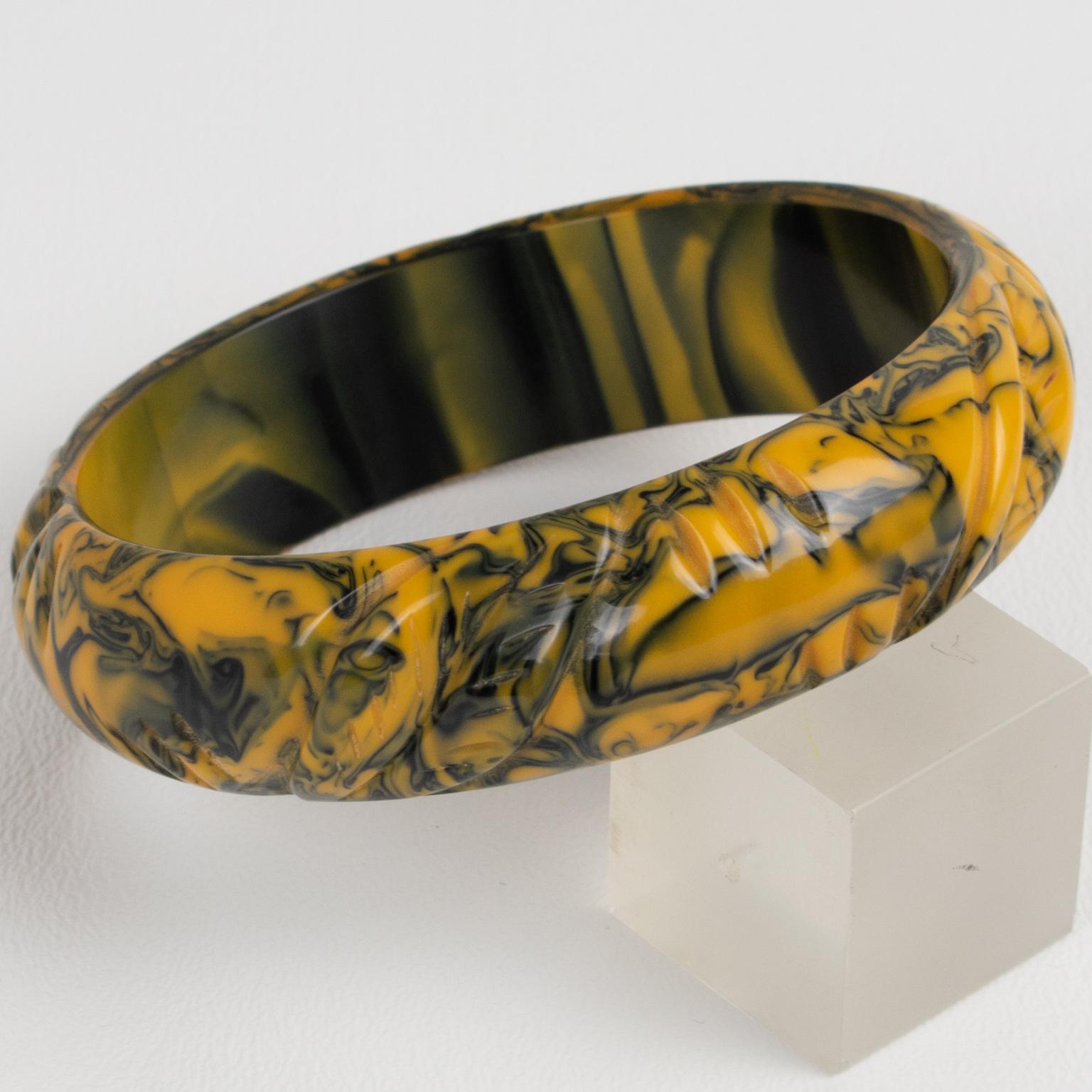 da uomo o donna Bracciale in bachelite Bangle intagliato Mississippi Marmo di fango in vendita