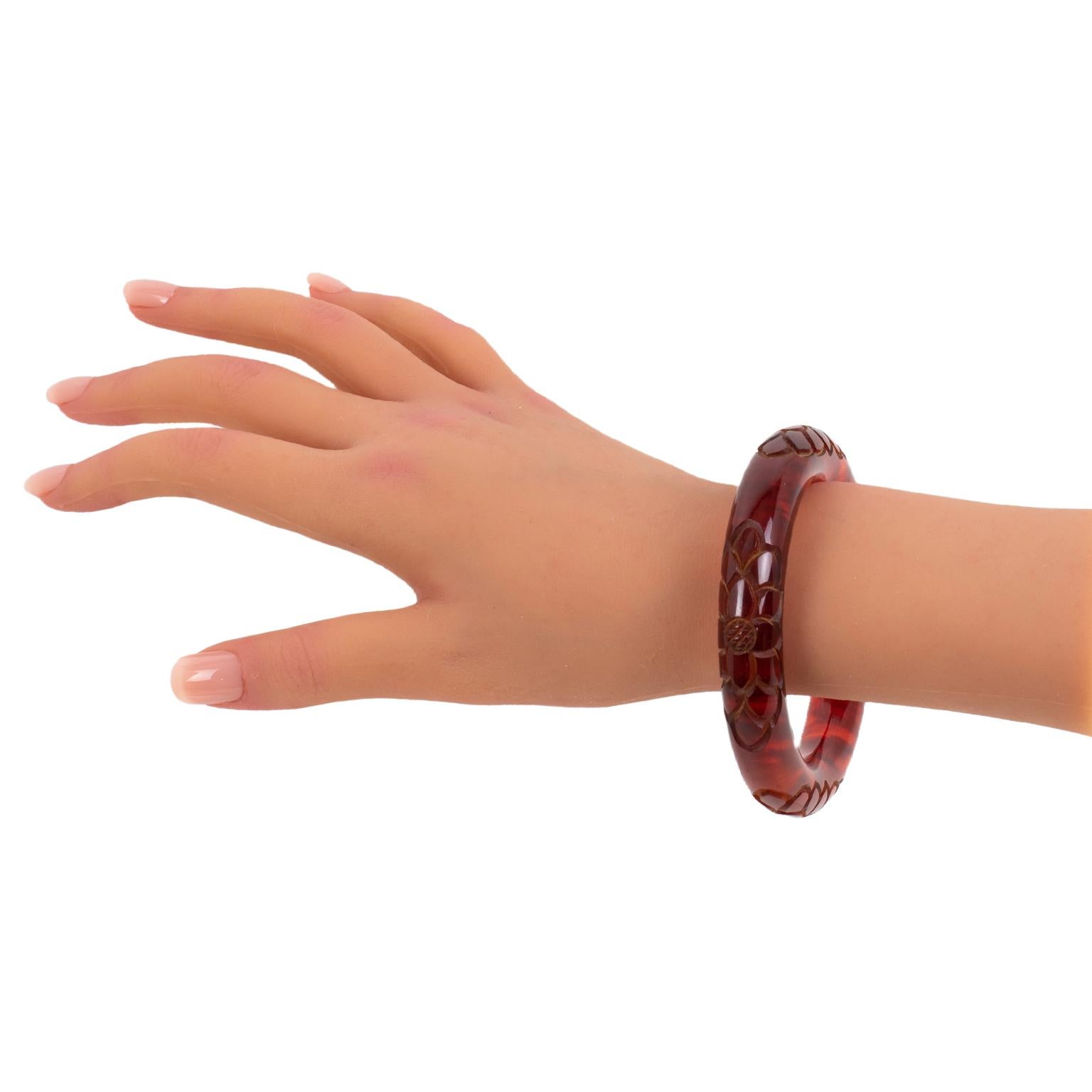 da uomo o donna Bracciale Bangle in ambra e bachelite intagliata a forma di tubo in vendita