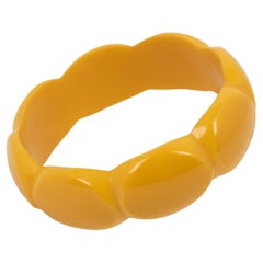 Retro Bakelite Carved Bracelet Bangle Yellow Creamed Corn